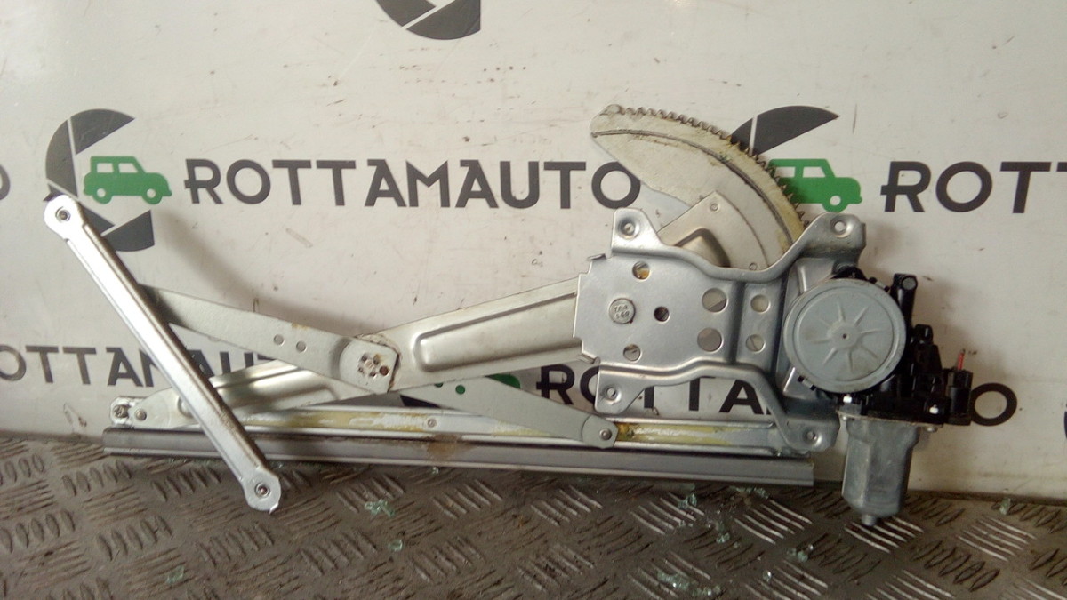 Alzacristallo Porta Ant. Destro 8356063J00 2621003400 Usato