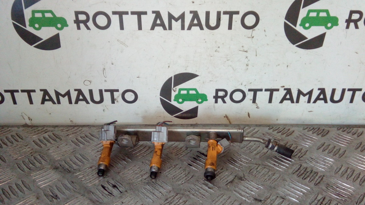 Iniettore DENSO Usato