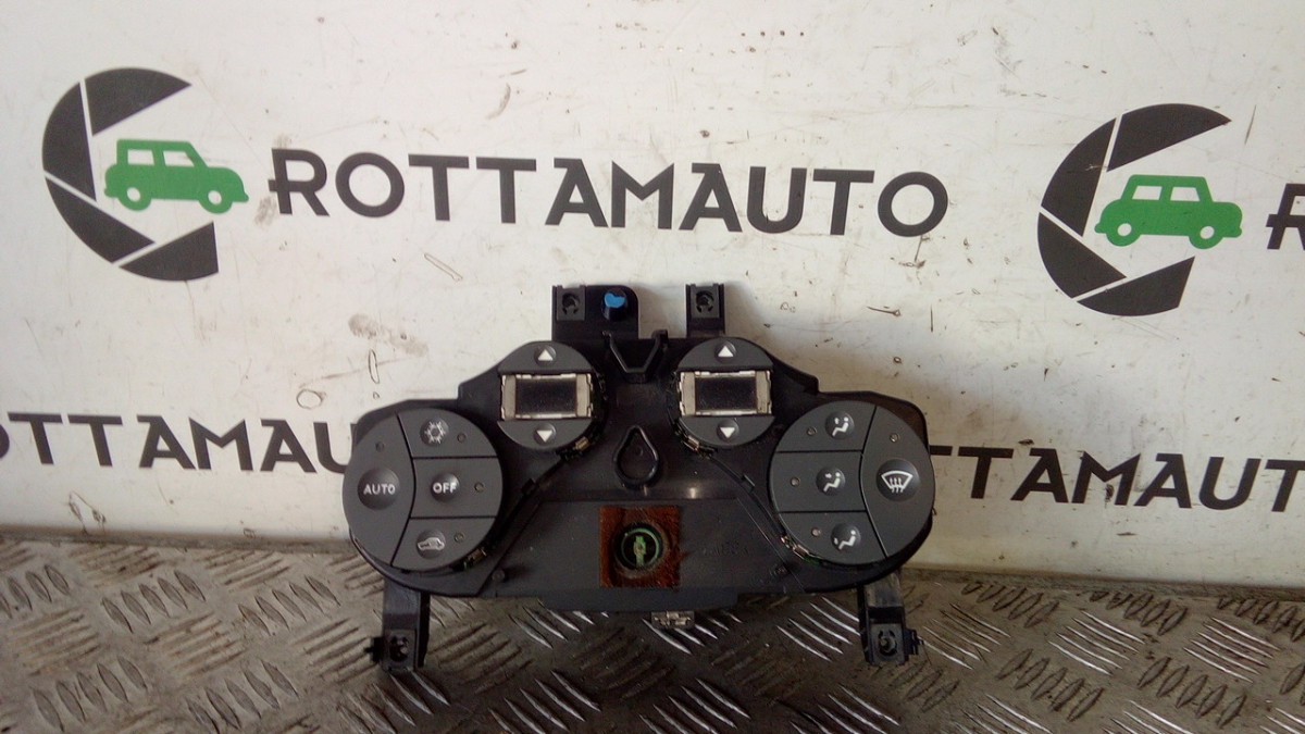 Blocco Comando Climatizzazione 735369906 Usato