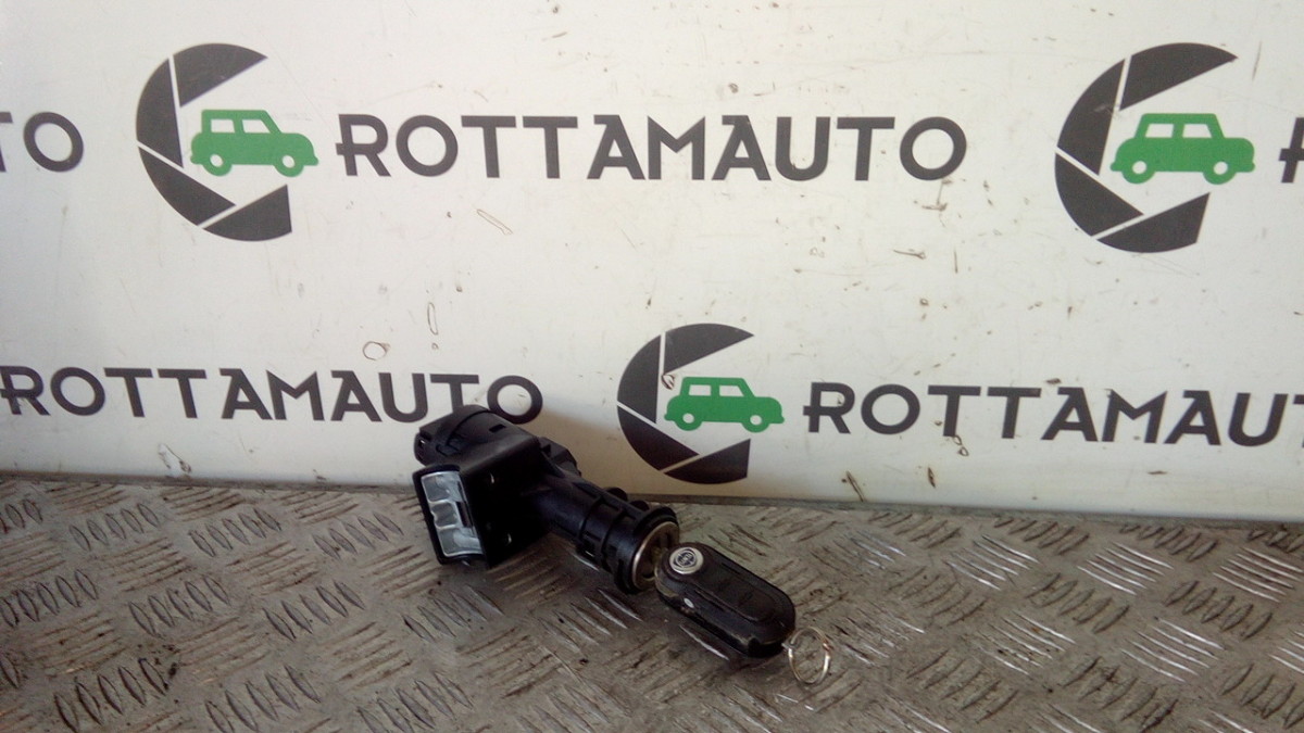 Commutatore Avviamento 0051793869 Usato