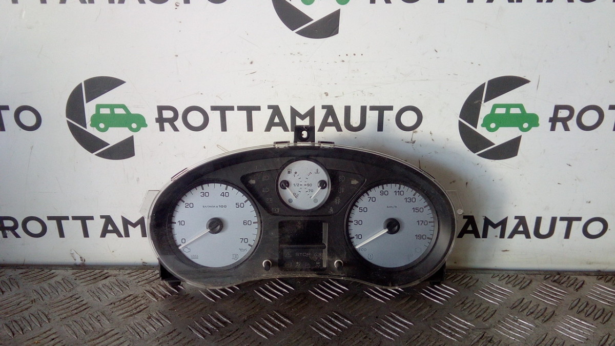 Quadro strumenti compl. - Immagine 1 di 4