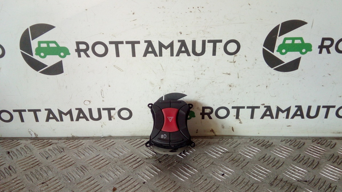 Pulsantiera cruscotto - Immagine 1 di 3