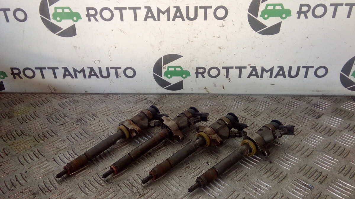 Iniettore 0445110311 Usato