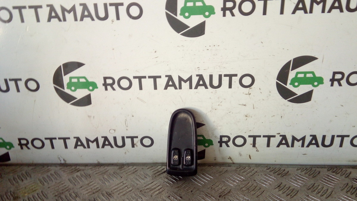 blocco comandi alzacristalli sinistro - Immagine 1 di 3