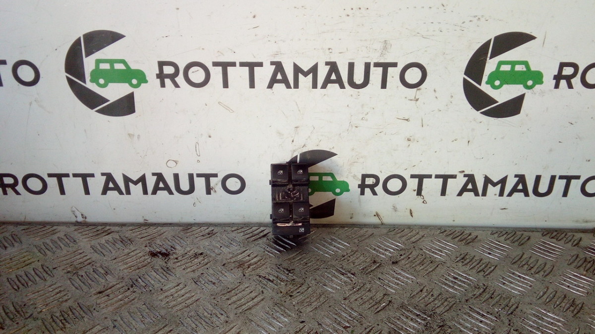 blocco comandi alzacristalli sinistro - Immagine 1 di 3