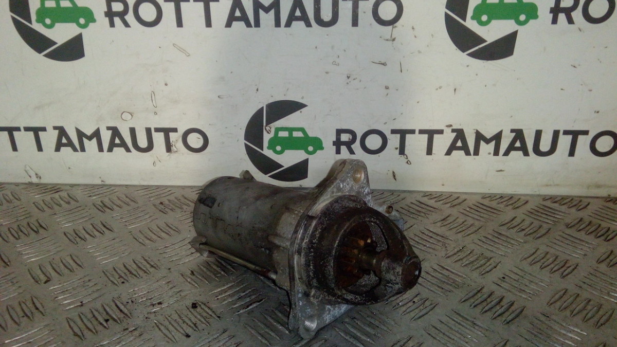 Motorino Avviamento 8v2111000bc valeo Usato