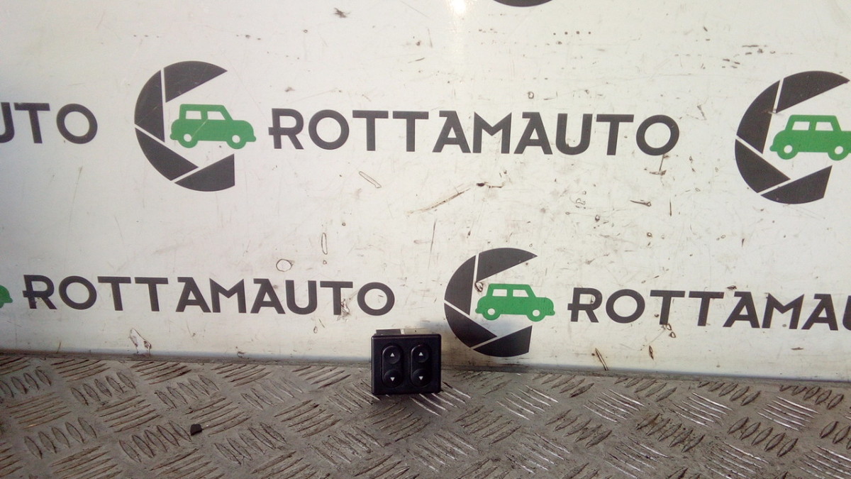 blocco comandi alzacristalli sinistro - Immagine 1 di 3