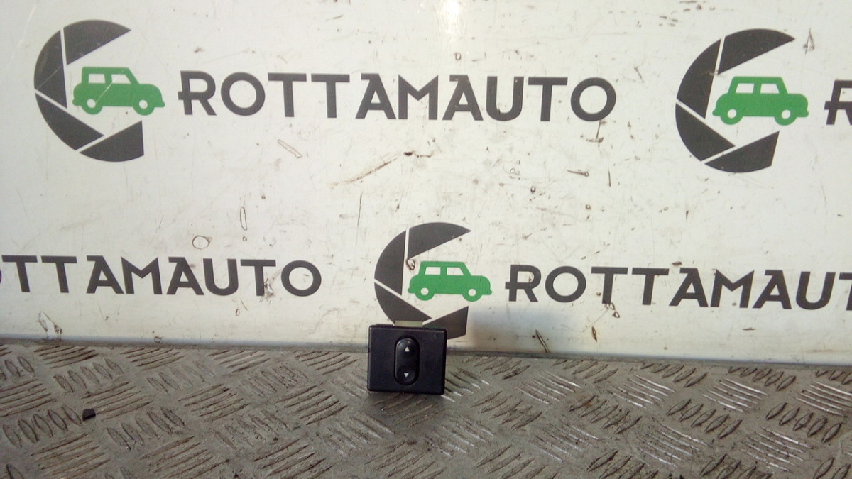 blocco comandi alzacristalli destro - Immagine 1 di 3