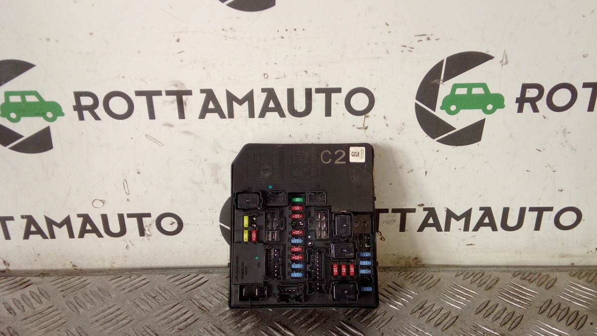 Scatola Fusibili 284B7 1KA0C Usato