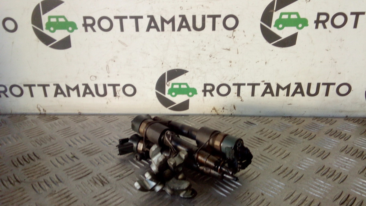 Iniettore 0445110244 Usato