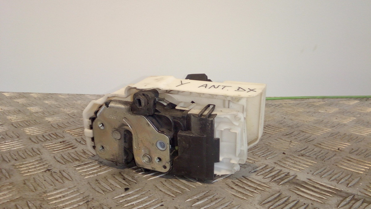 Serratura Porta Ant. Destro 51772304 Usato