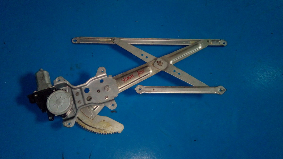 Alzacristallo Porta Ant. Destro 8356063J00 83560-63J00 Usato