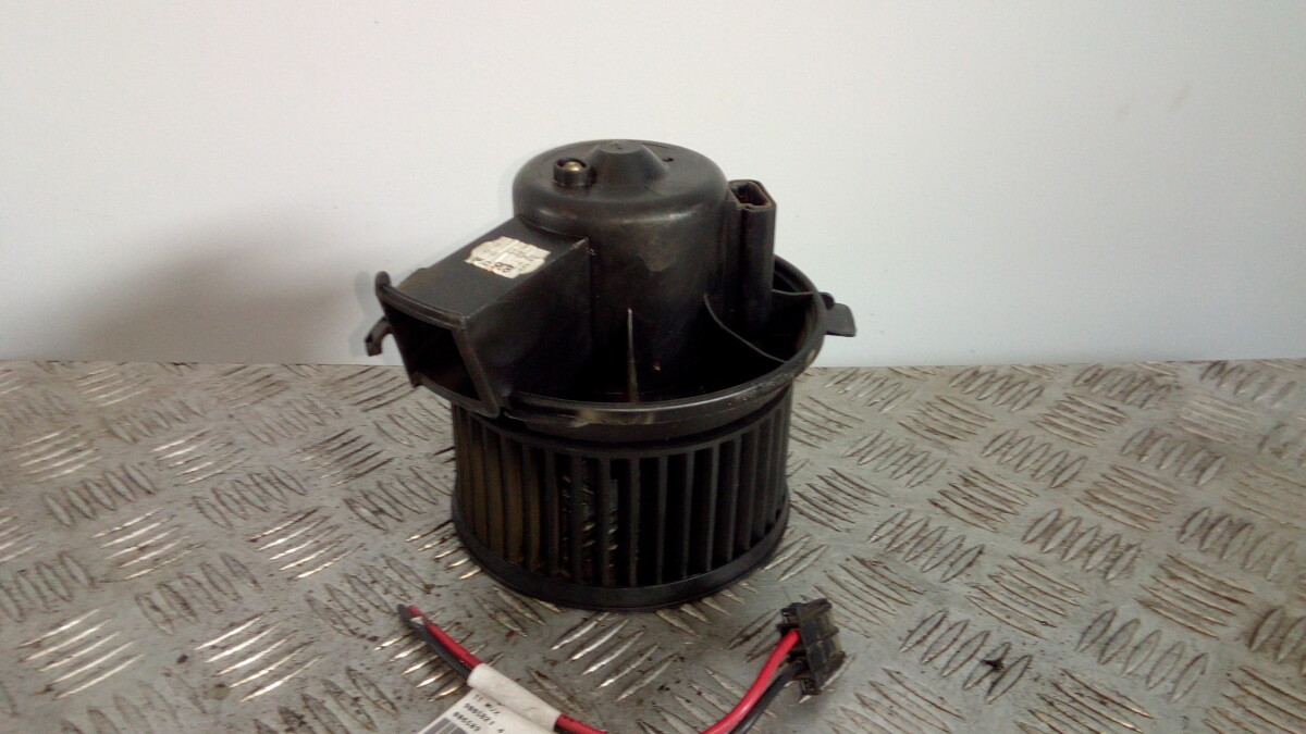 Motorino Ventilazione Abitacolo 6424501 Usato