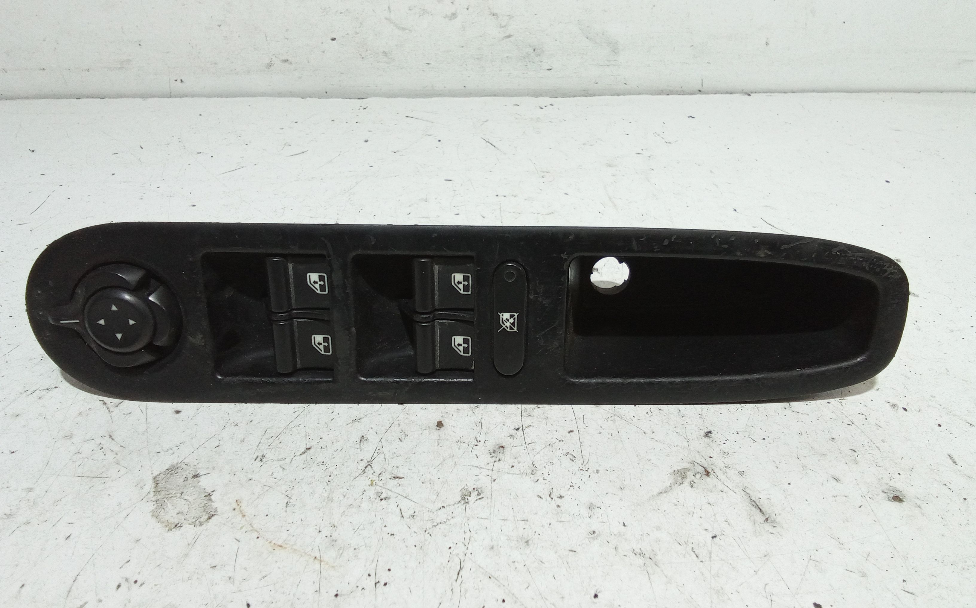 Interruttore alzacristalli porta ant. Sinistro - Immagine 1 di 4