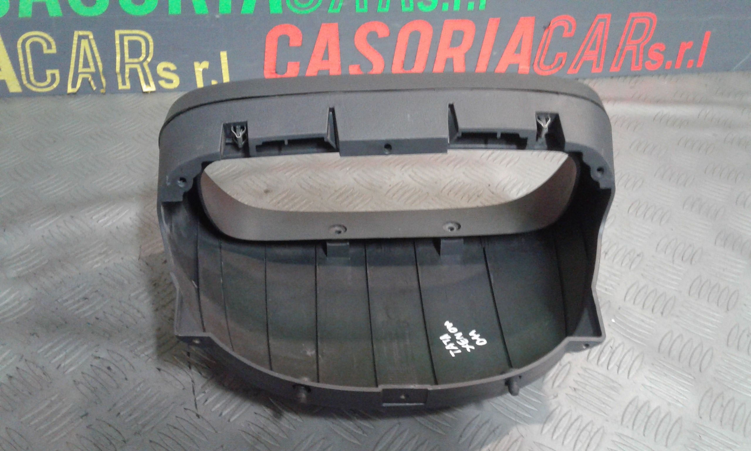 Cornice portastrumenti - Immagine 1 di 3