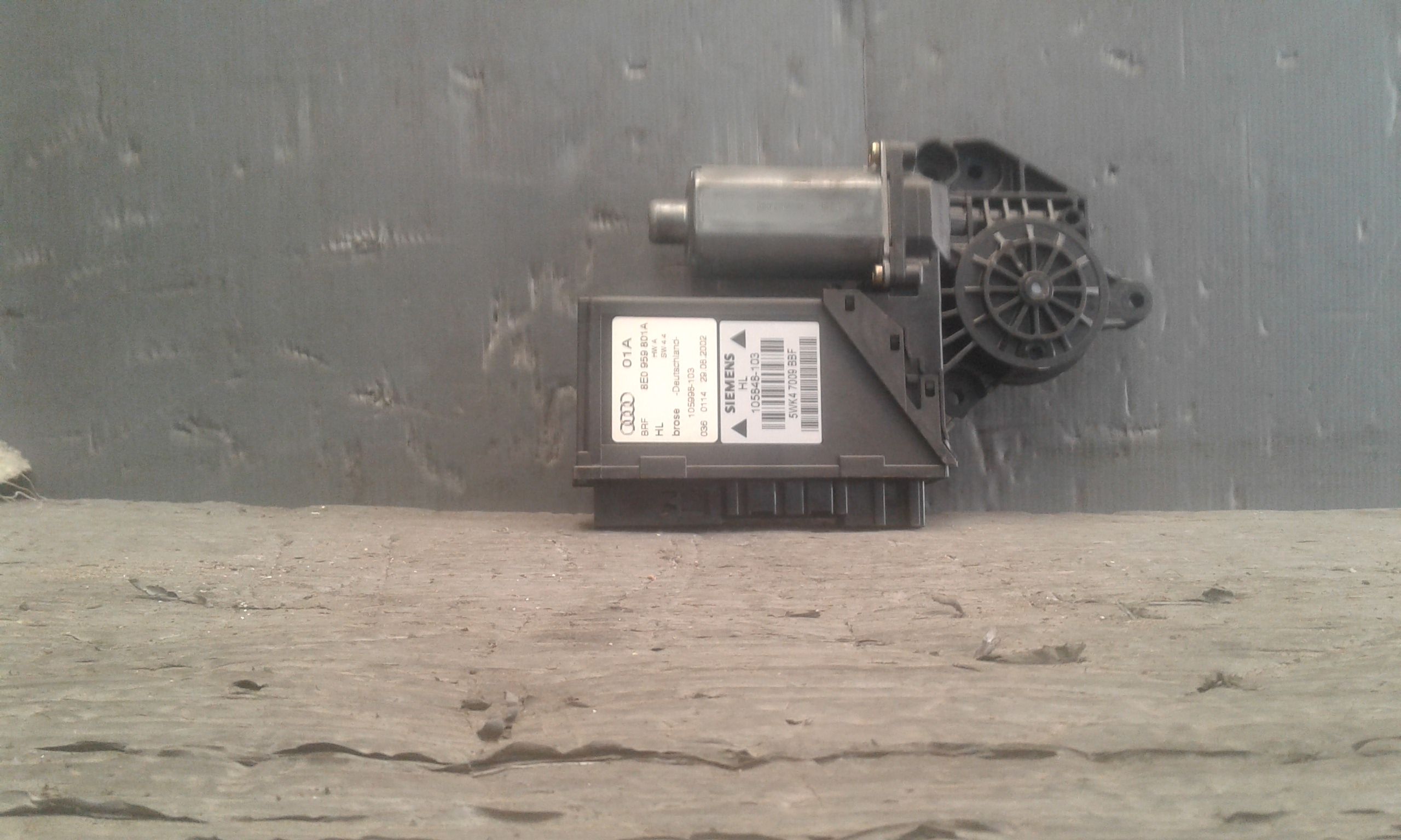 Motorino alzacristallo porta post. Sinistro - Immagine 1 di 3