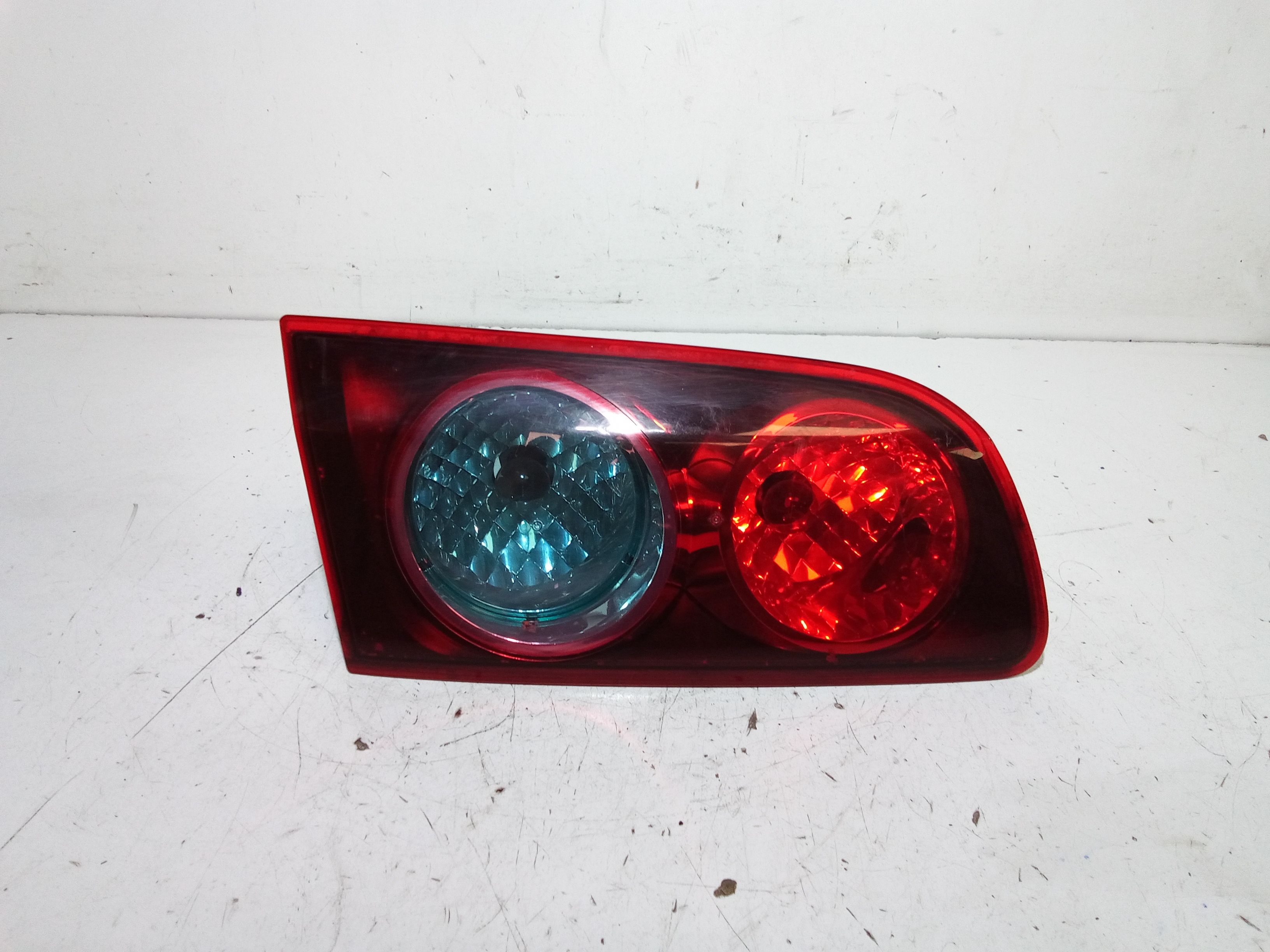 fanale stop supplementare sinistro - Immagine 1 di 4