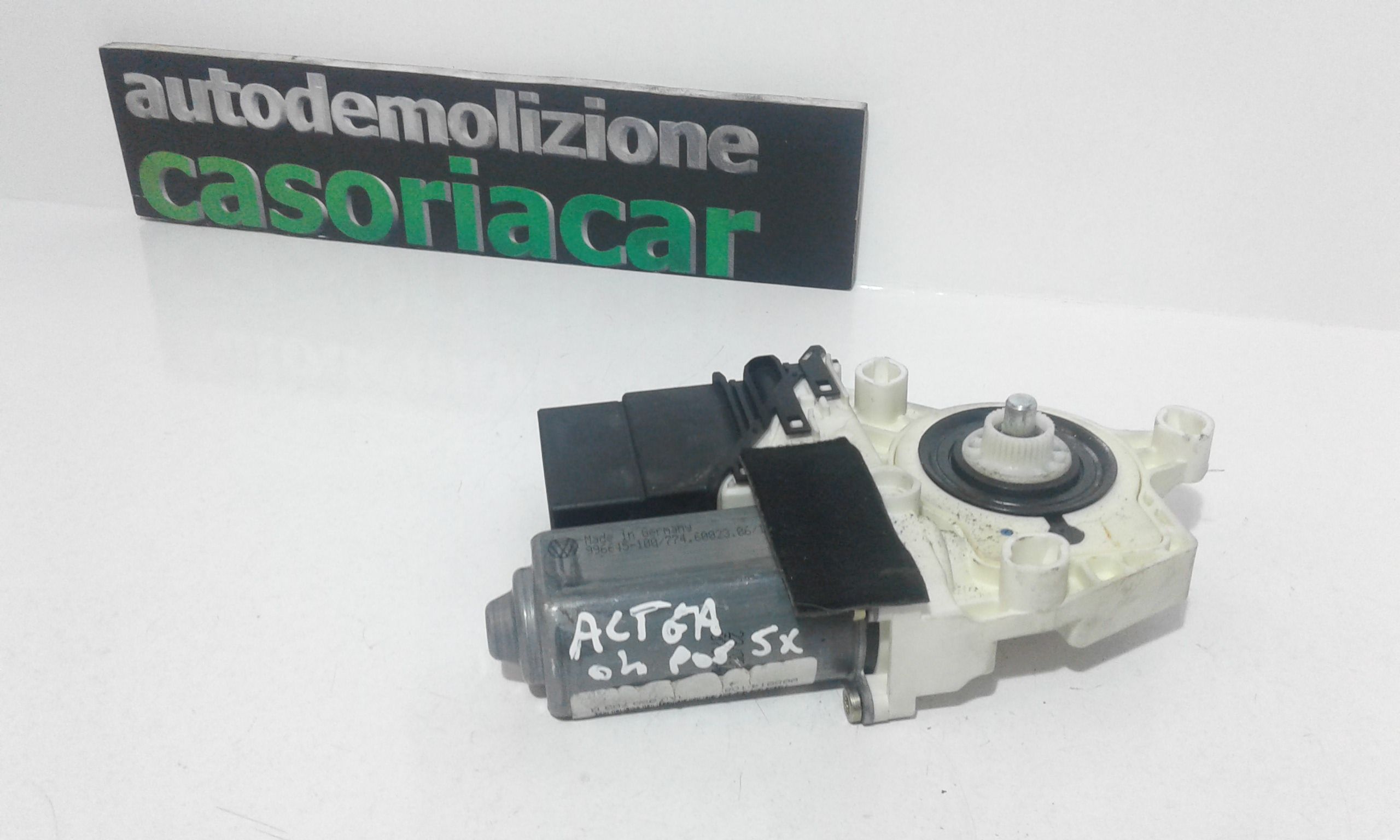 Motorino alzacristallo porta post. Sinistro - Immagine 1 di 4