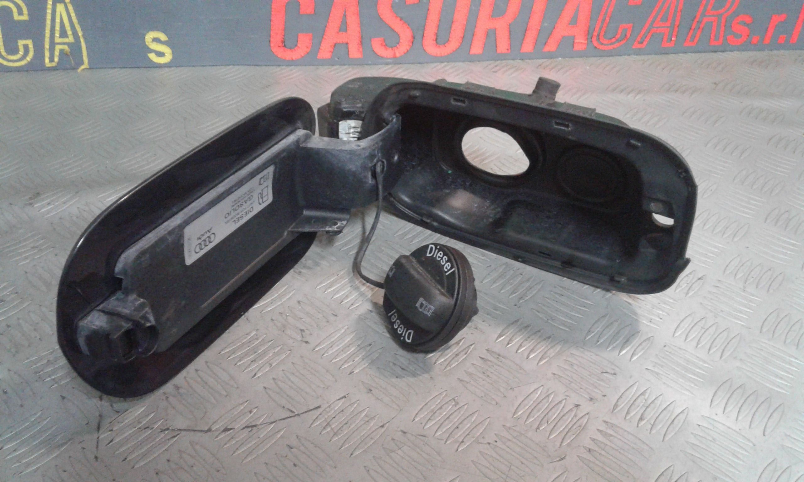 Sportello carburante - Immagine 1 di 3