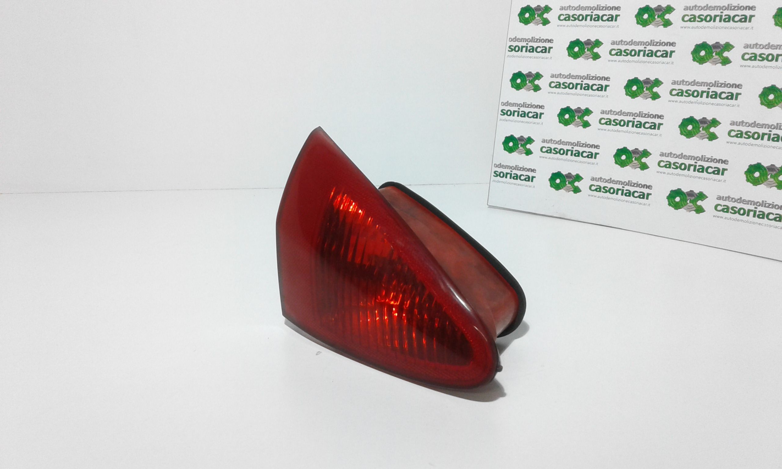 fanale stop supplementare sinistro - Immagine 1 di 3