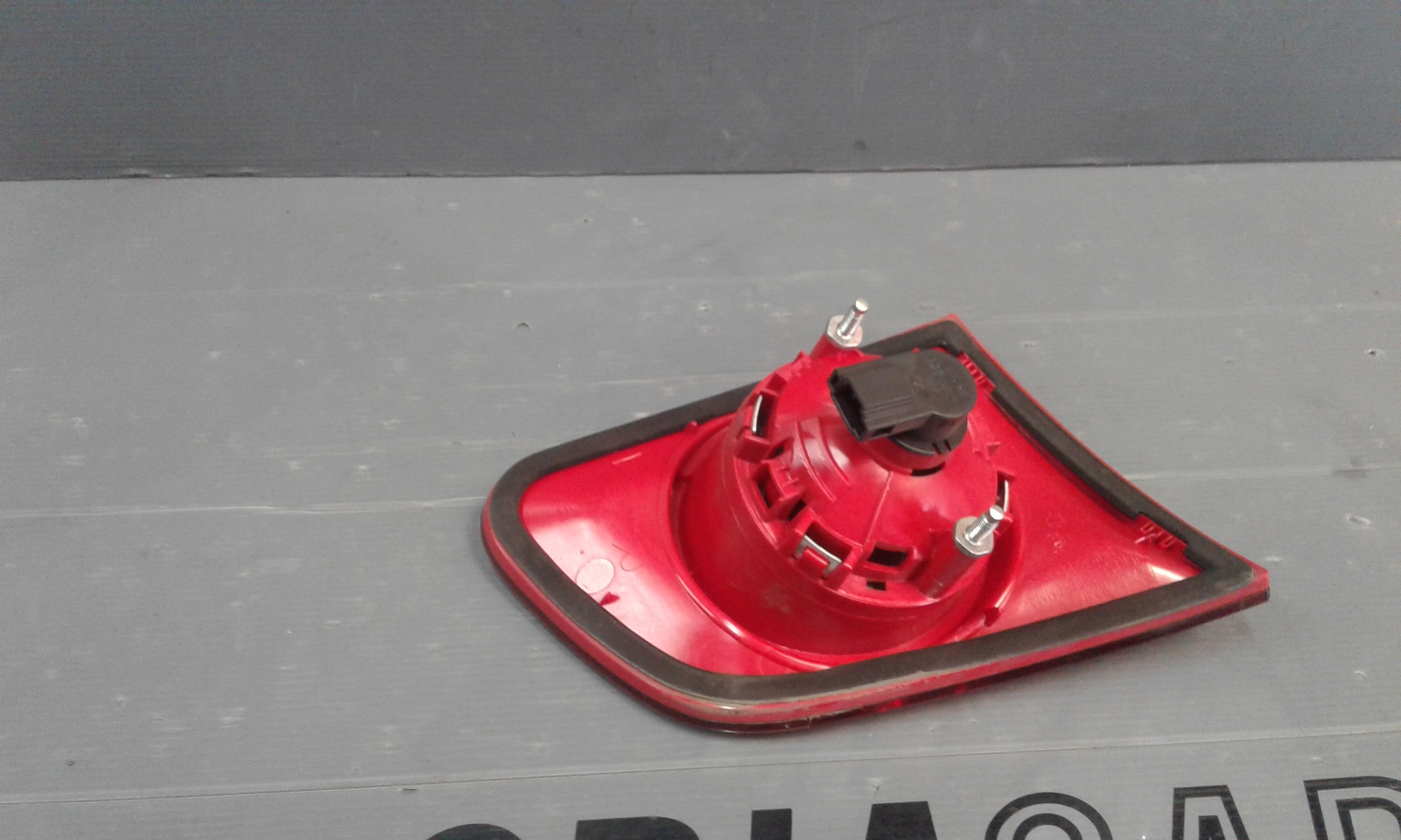 fanale stop supplementare destro - Immagine 1 di 3