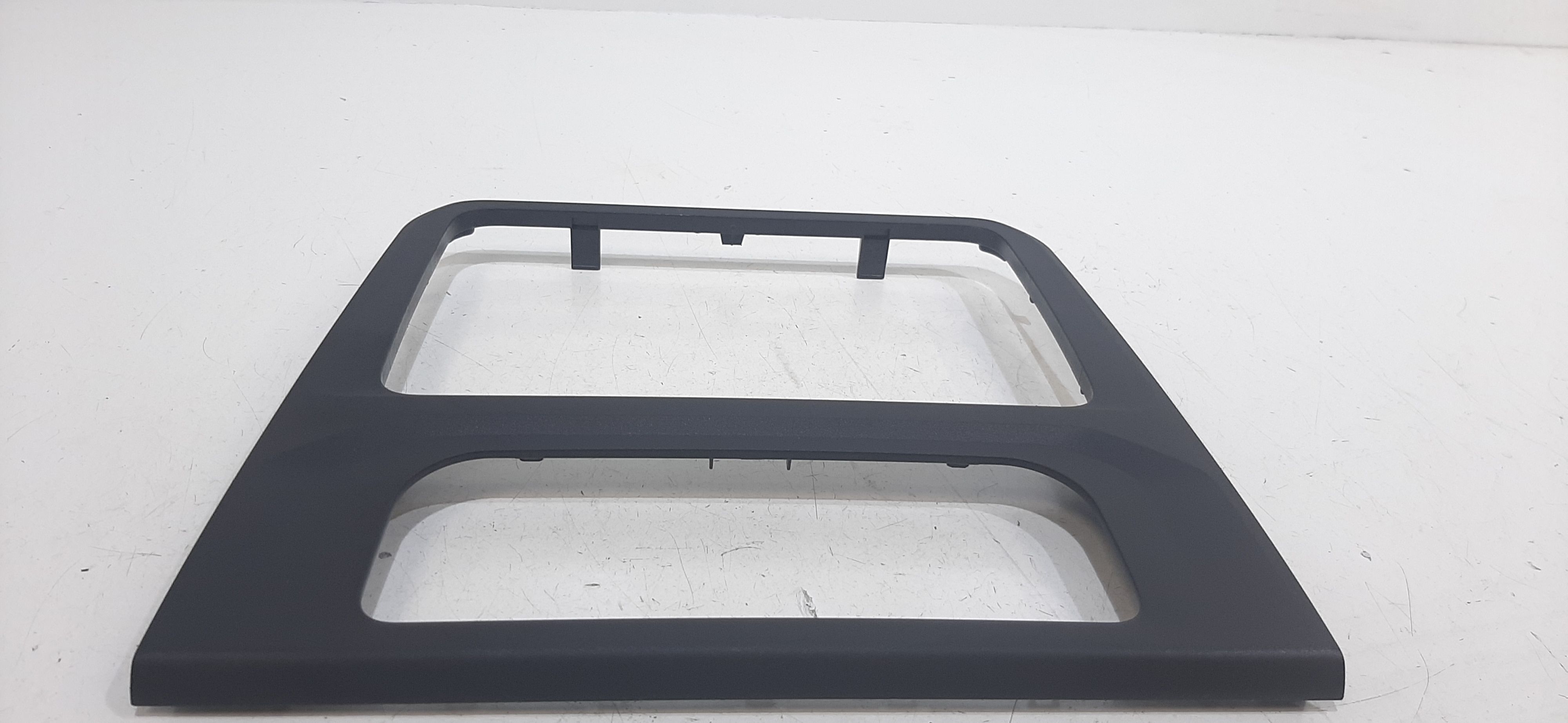 Rivestimento centr. Cruscotto, Mascherina portastrumenti centr. Cruscotto - Immagine 1 di 3