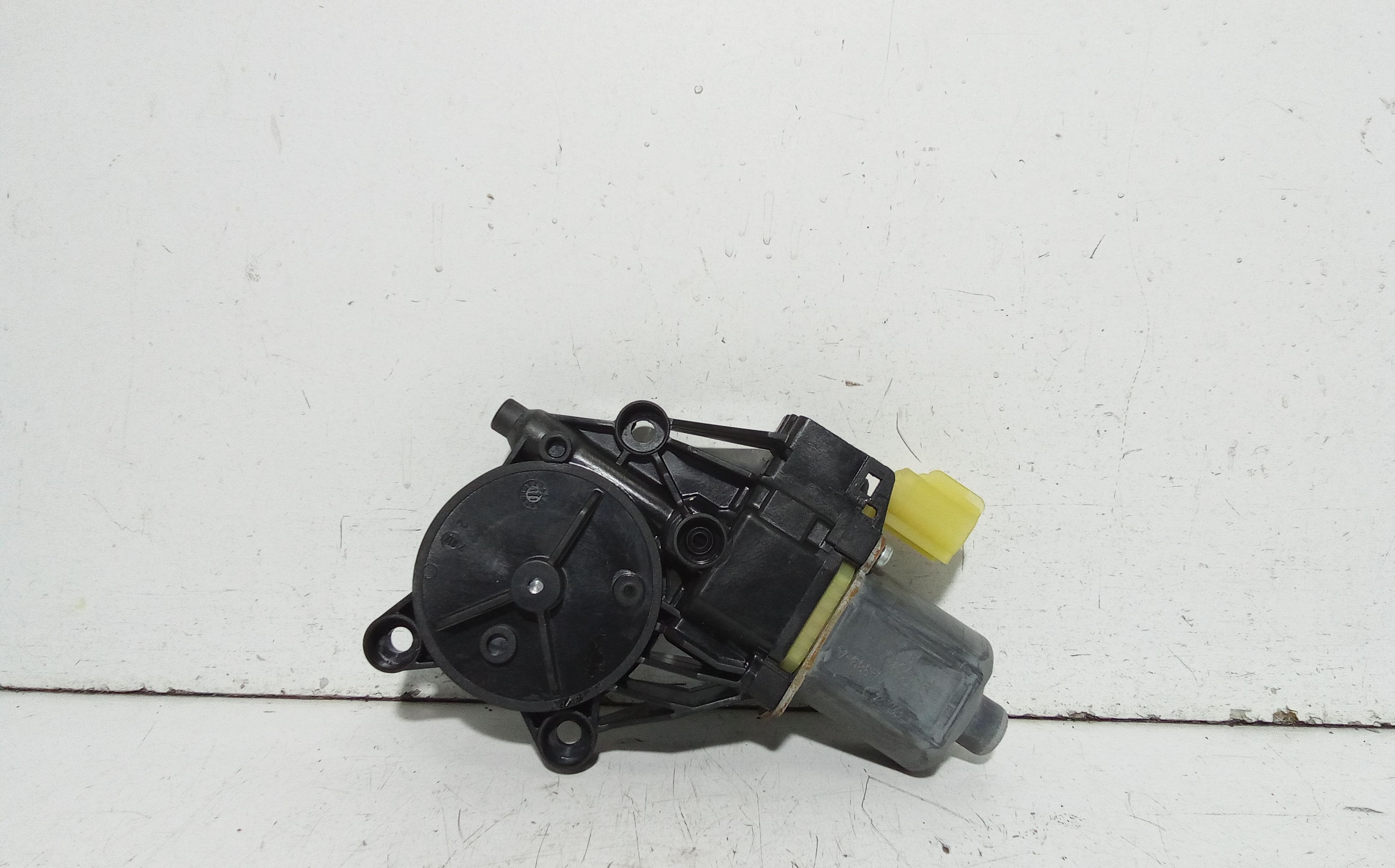 Motorino alzacristallo porta post. Destro - Immagine 1 di 5