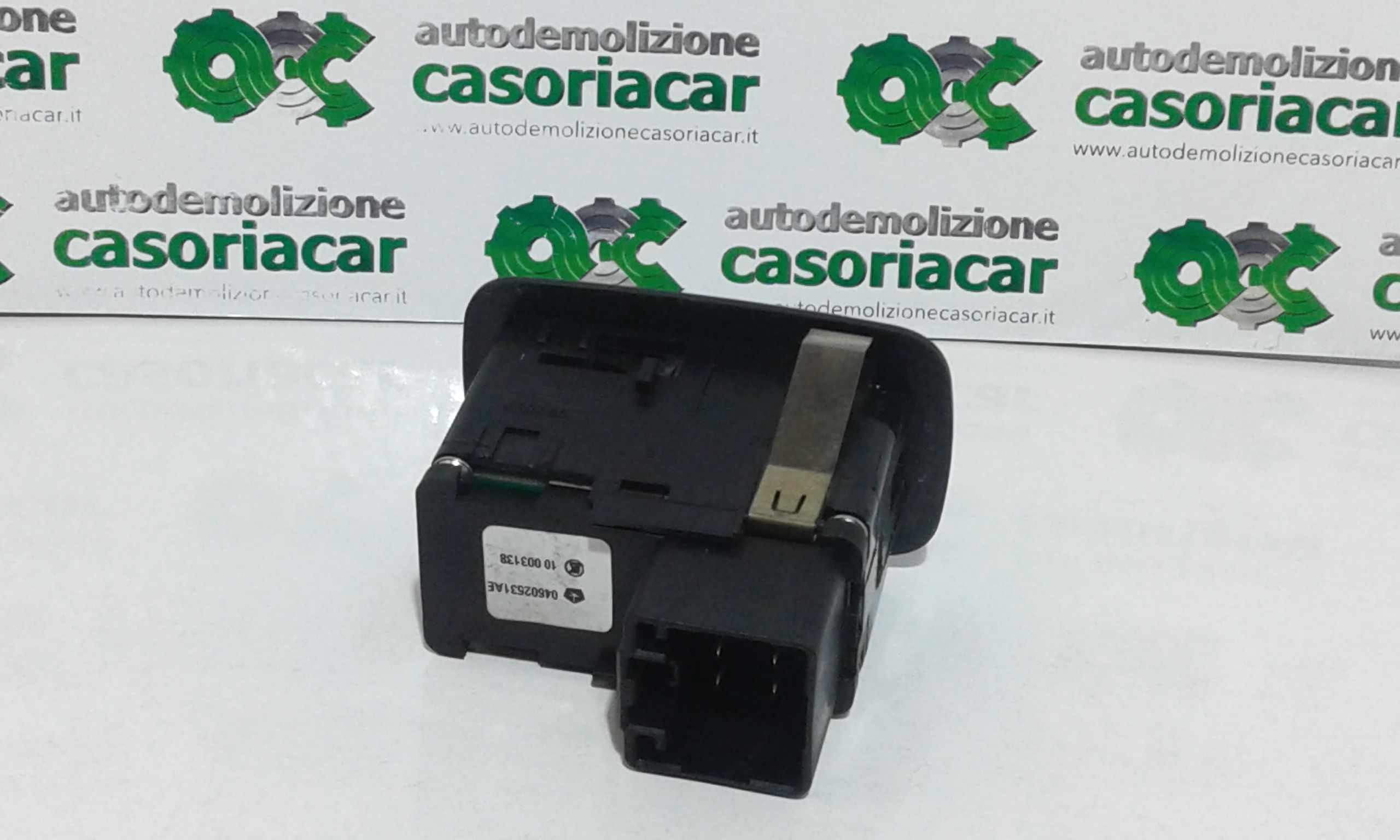 Interruttore alzacristalli porta post. Destro - Immagine 1 di 3