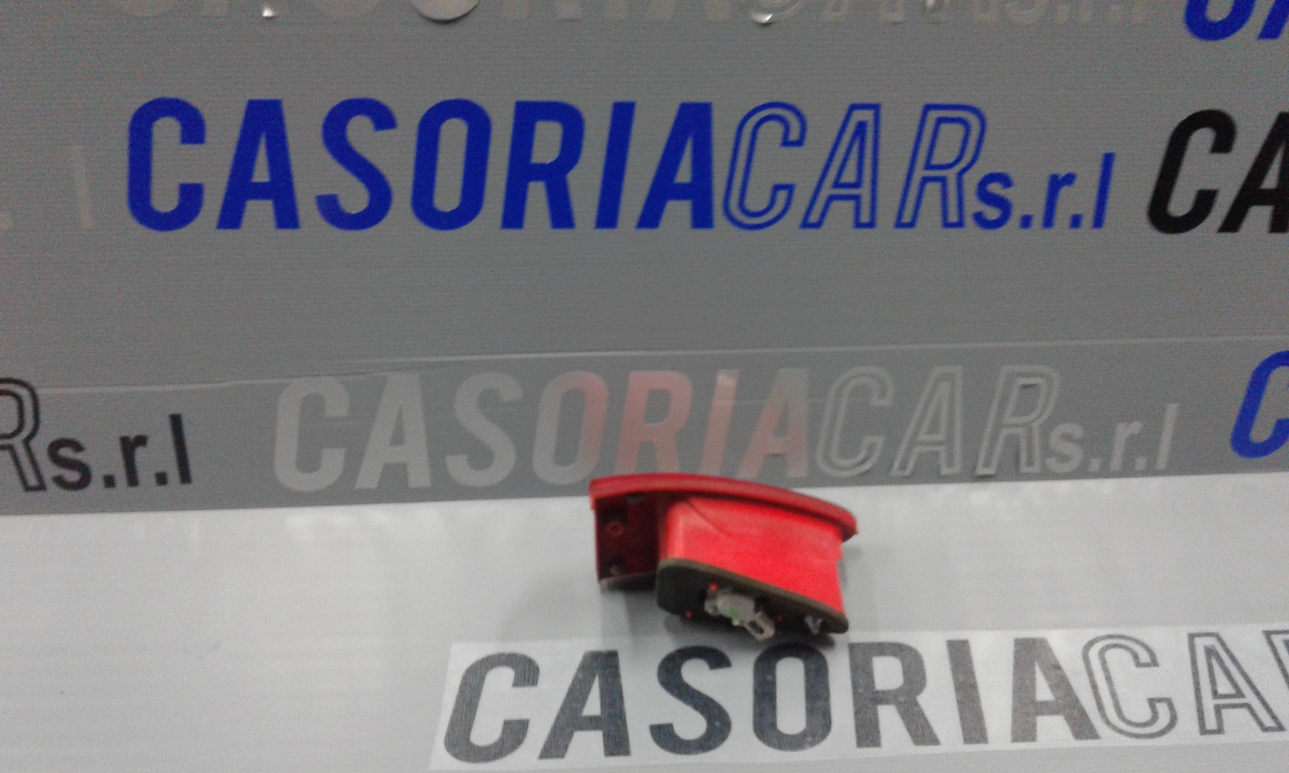 fanale stop supplementare destro - Immagine 1 di 3