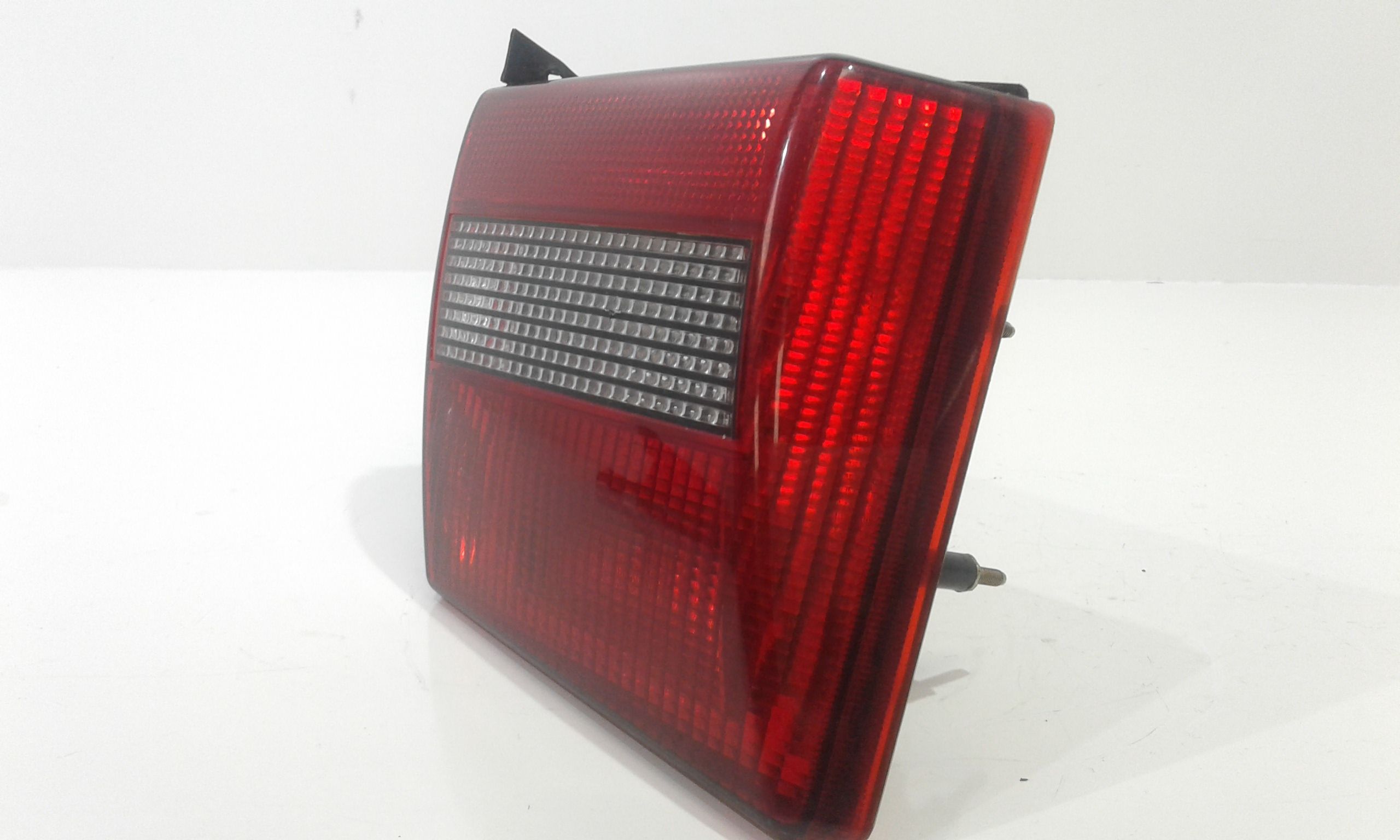 fanale stop supplementare sinistro - Immagine 1 di 6