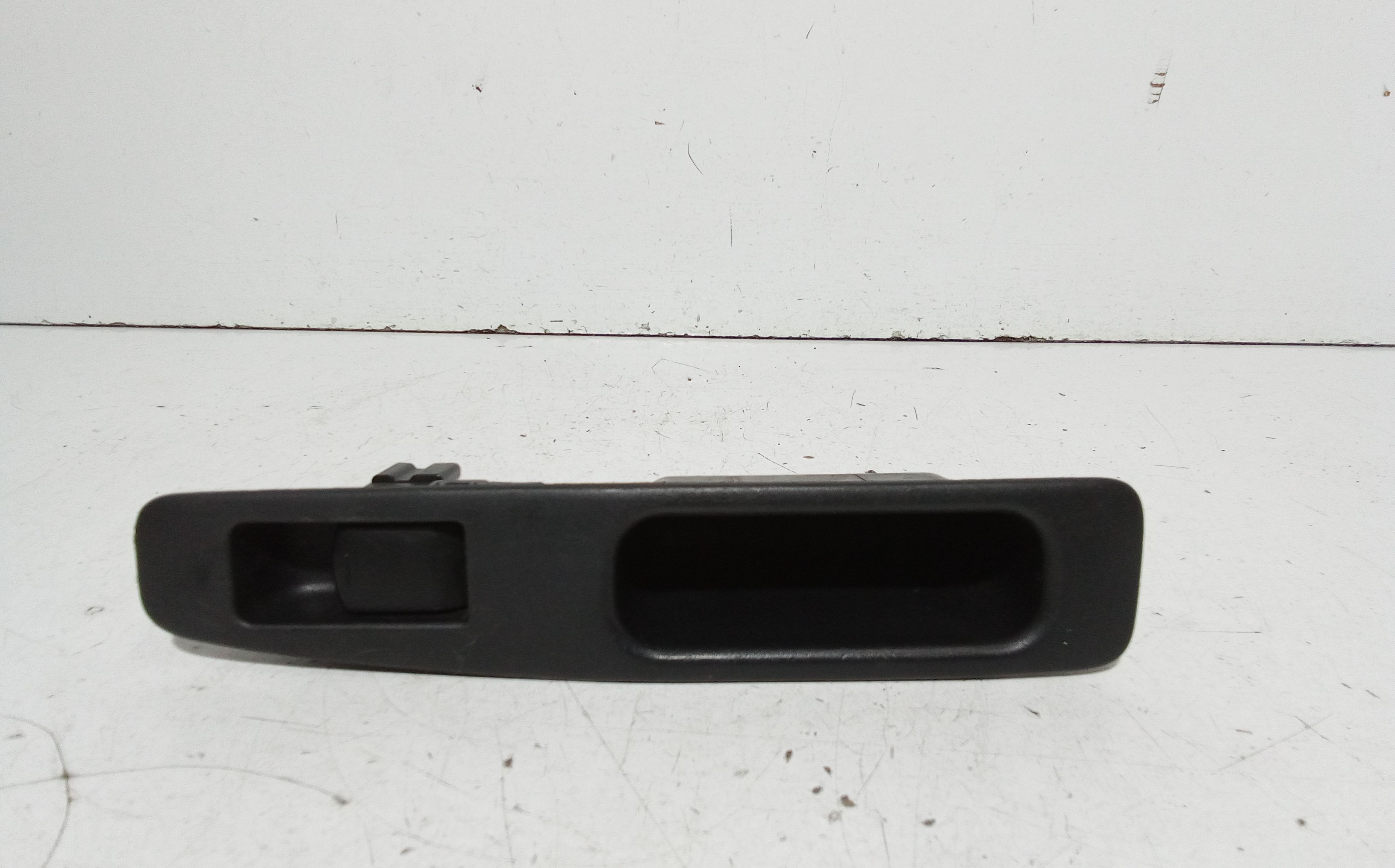 Interruttore Alzacristalli Porta Post. Destro 25411BR00A Usato