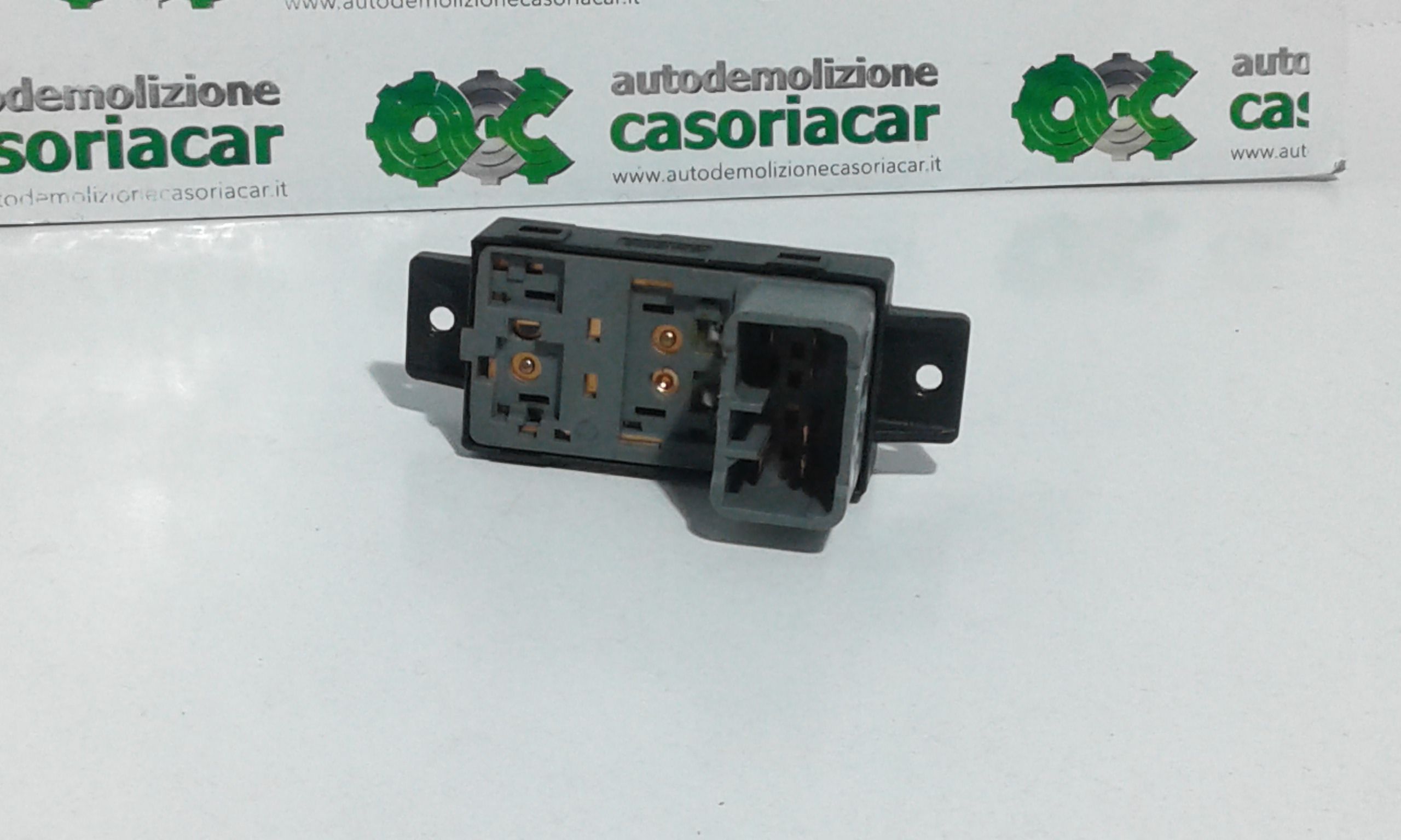 Interruttore alzacristalli porta post. Destro - Immagine 1 di 3
