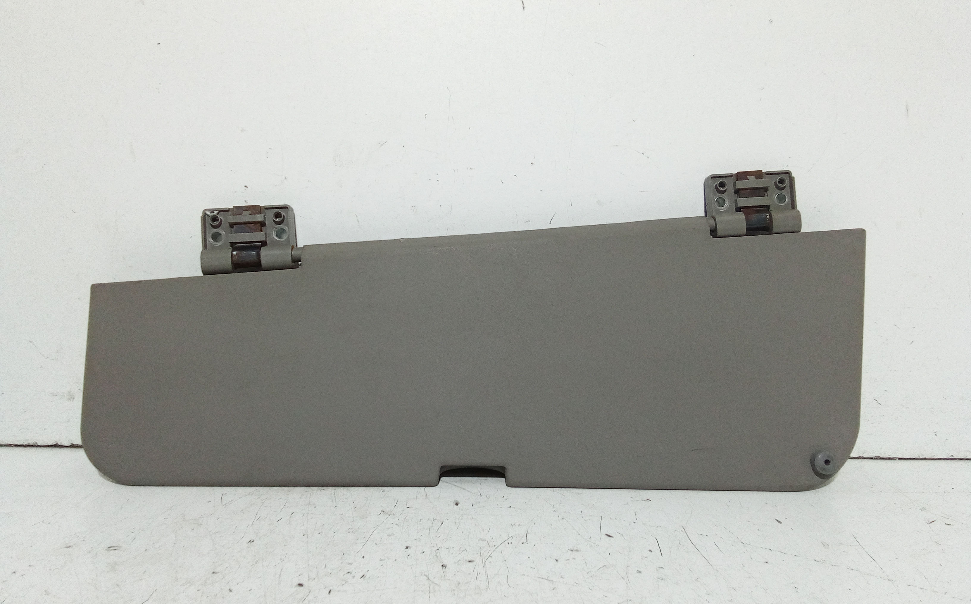 Cassetto portaoggetti inf. plancia Destro - Immagine 1 di 5