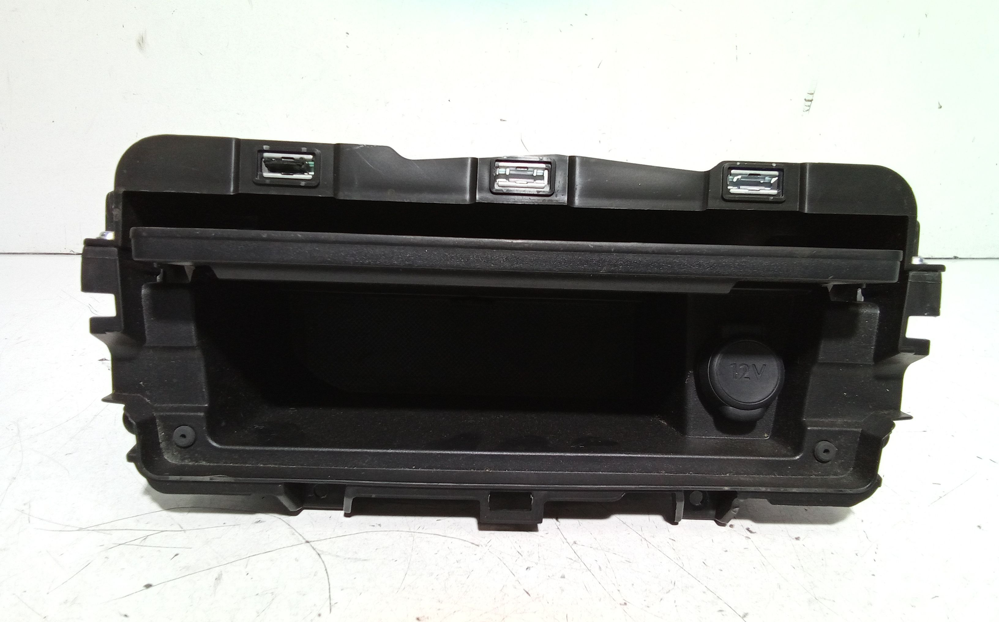 Cassetto portaoggetti inf. plancia Destro - Immagine 1 di 5