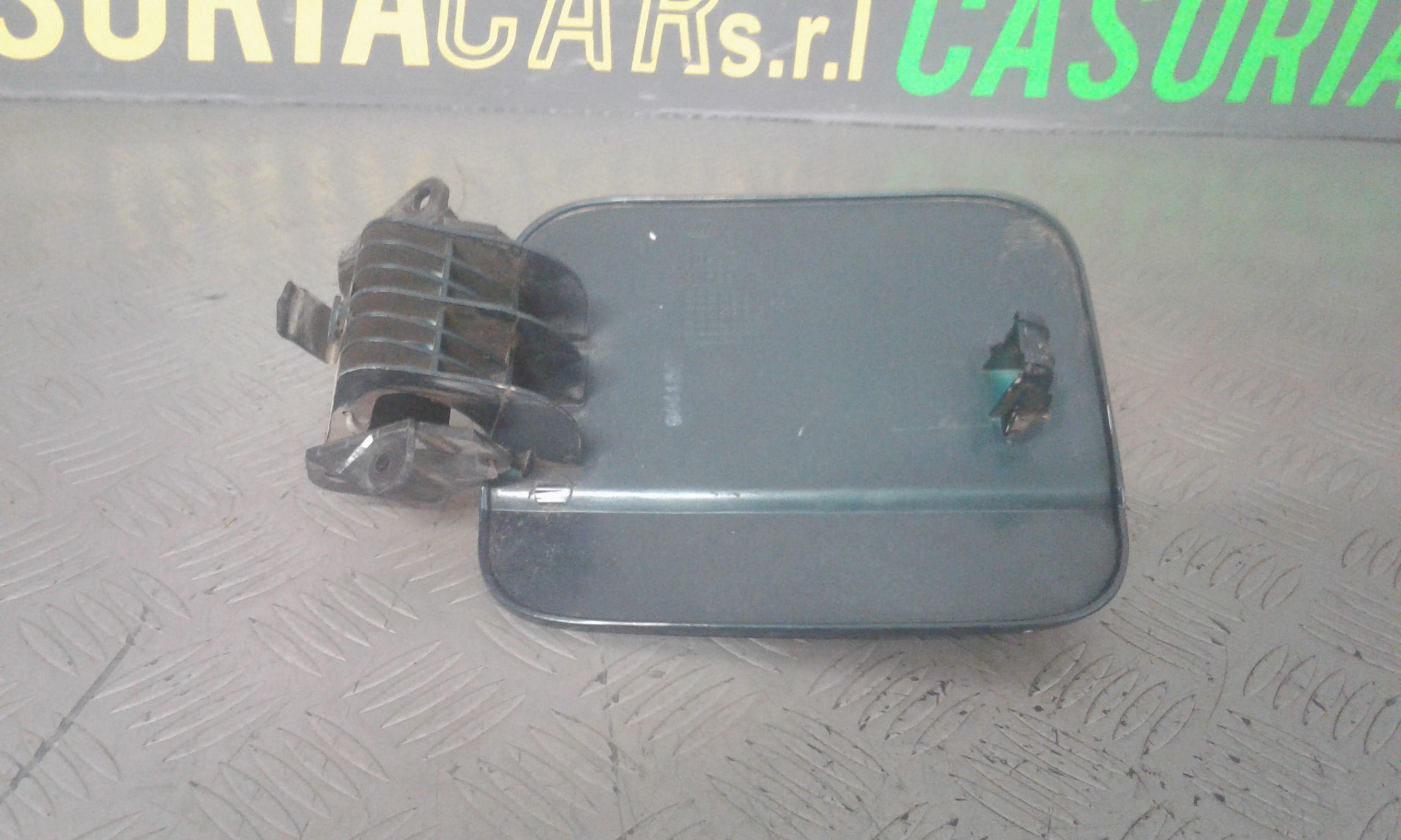 Sportello carburante - Immagine 1 di 3
