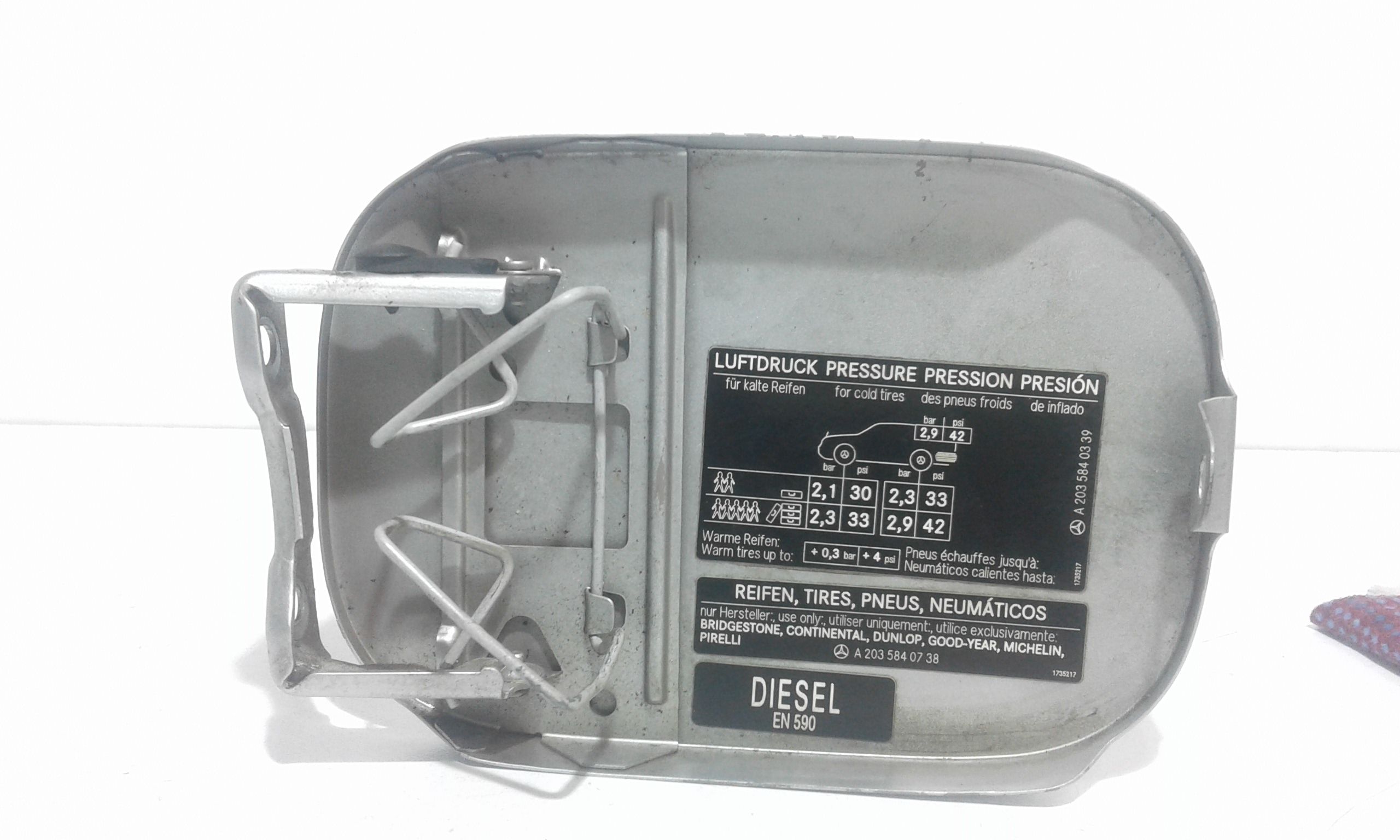 Sportello Carburante A2027500406 Usato