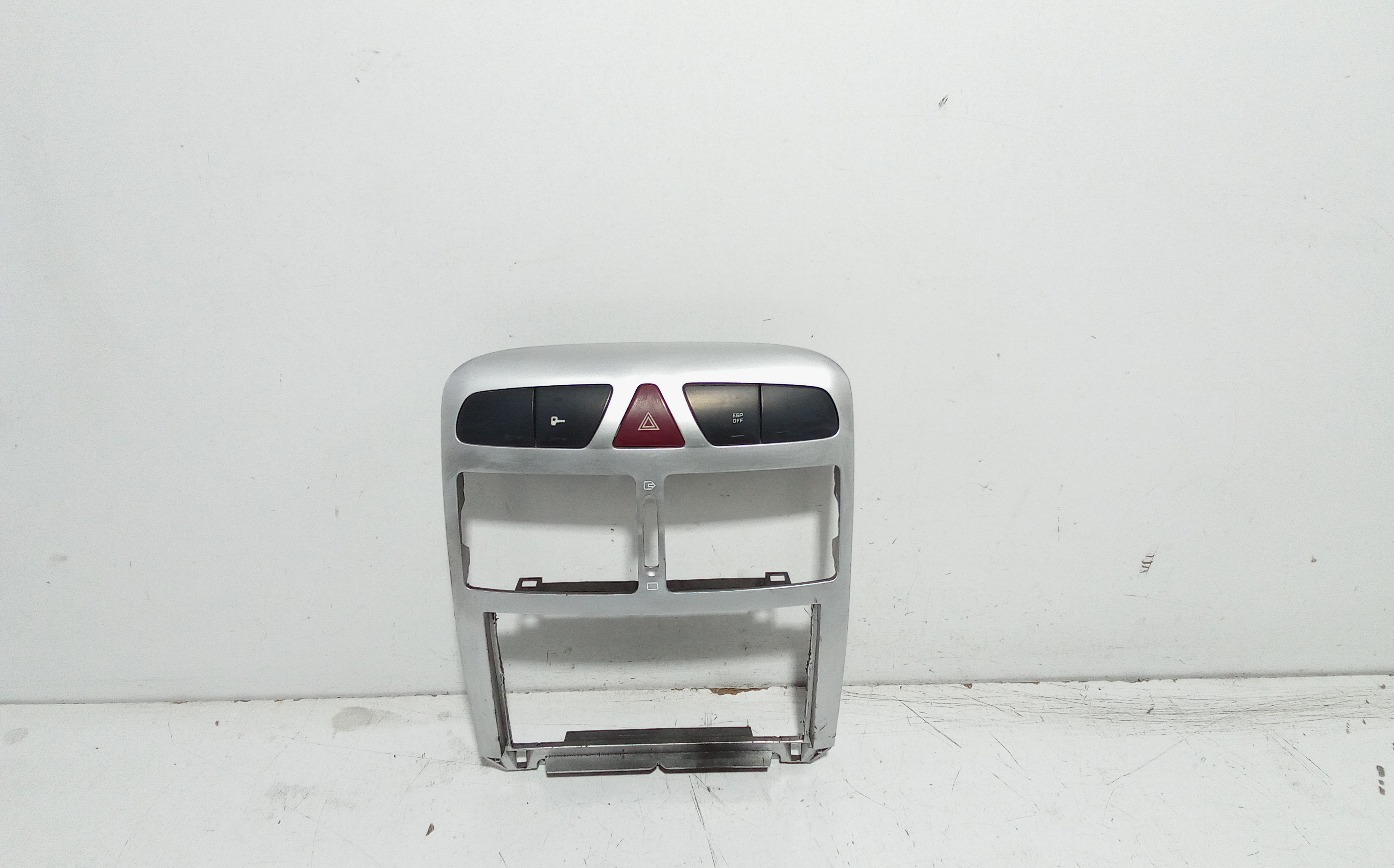 Rivestimento centr. Cruscotto, Mascherina portastrumenti centr. Cruscotto - Immagine 1 di 5