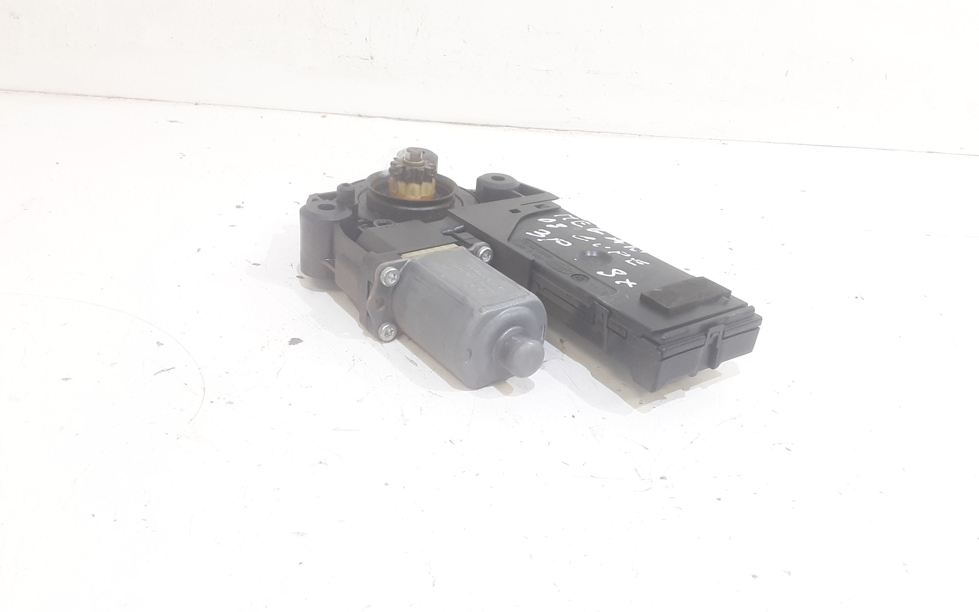 Motorino alzacristallo porta ant. Sinistro - Immagine 1 di 5