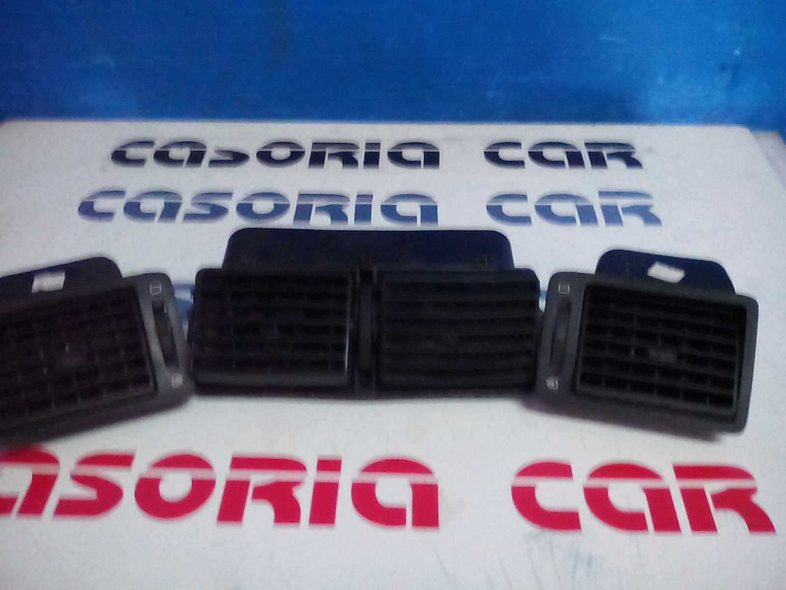Condotto aria bocchette centr. sup. cruscotto - Immagine 1 di 2