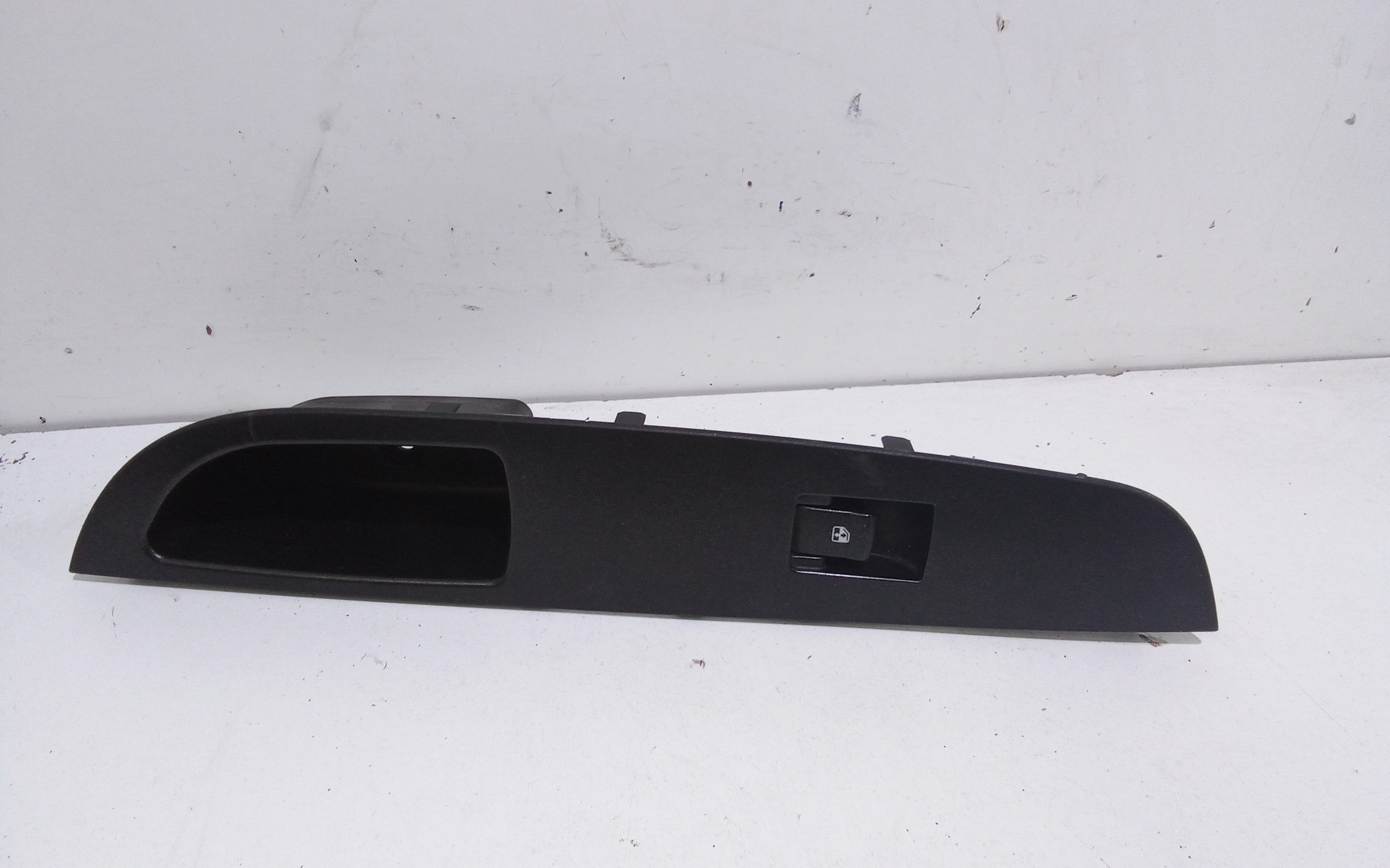 Interruttore Alzacristalli Porta Post. Destro 8584008101LAM Usato