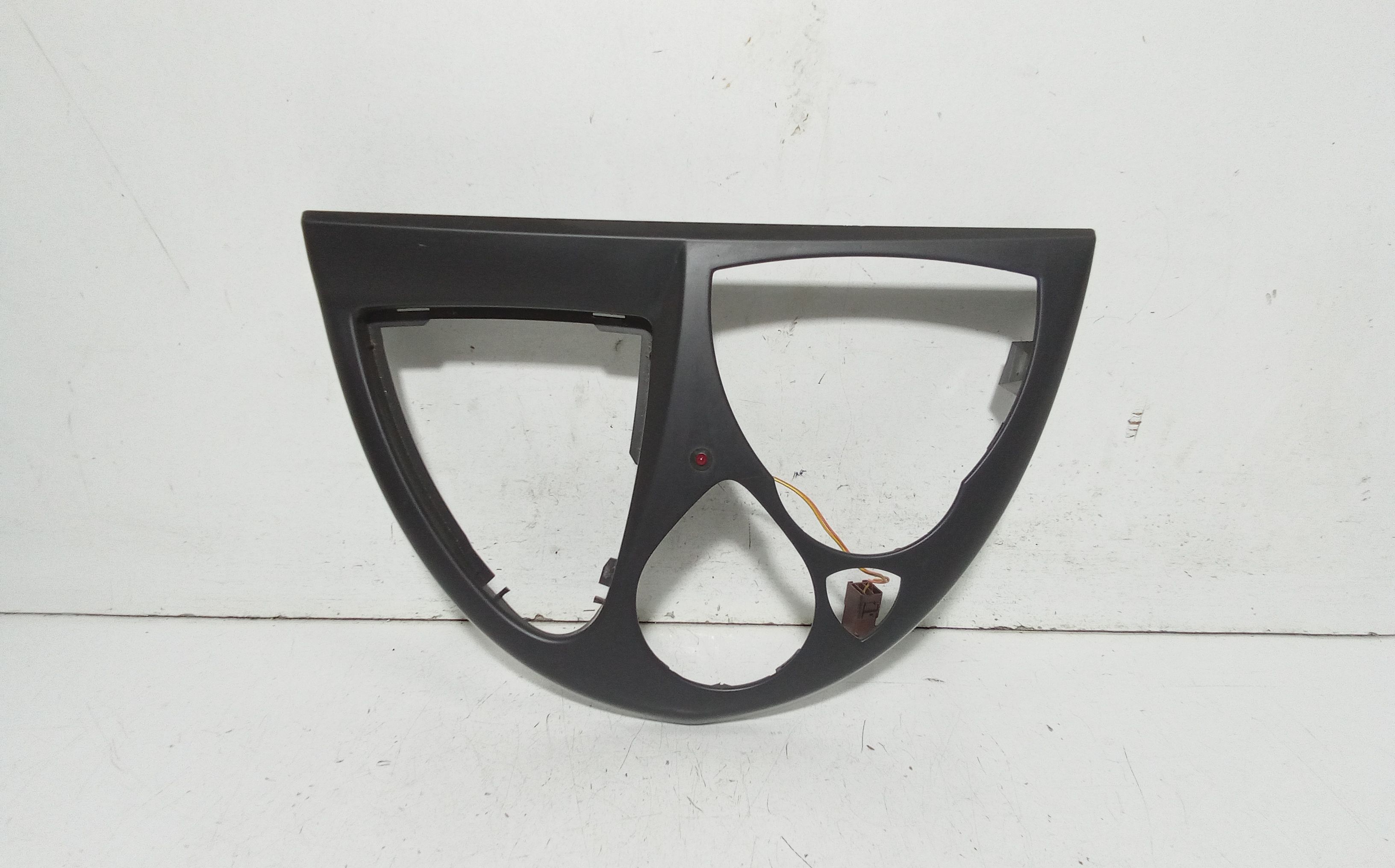 Rivestimento centr. Cruscotto, Mascherina portastrumenti centr. Cruscotto - Immagine 1 di 5