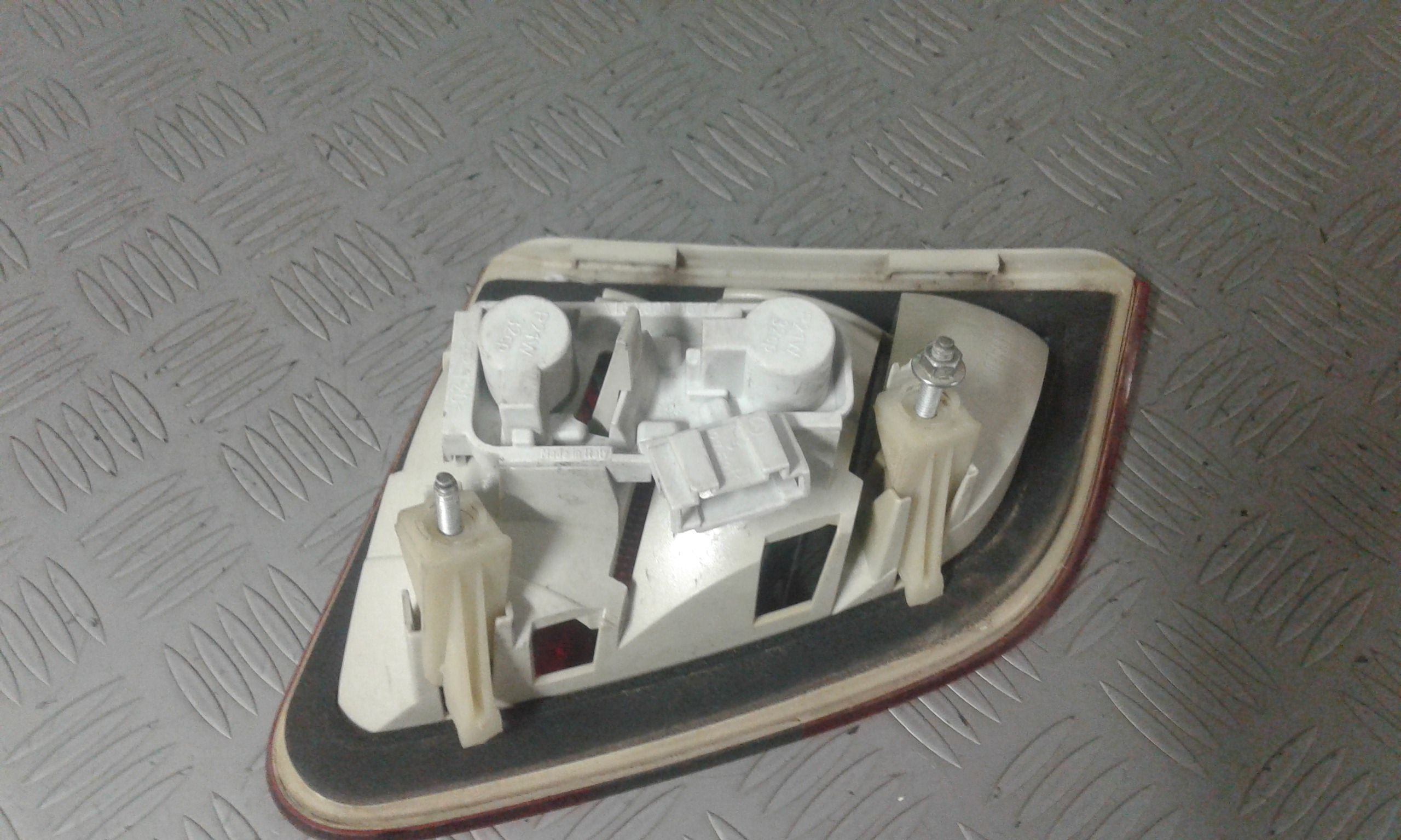 fanale stop supplementare destro - Immagine 1 di 3