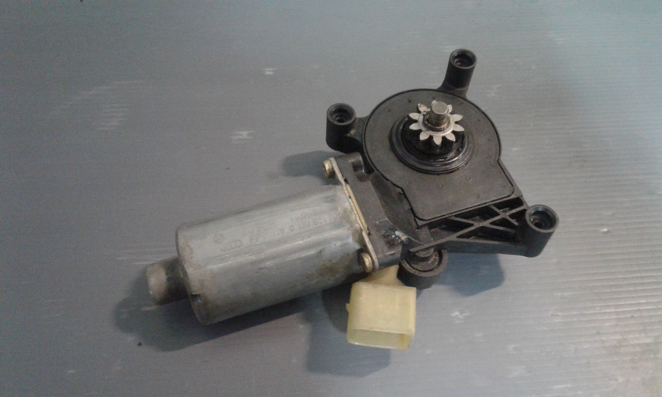 Motorino alzacristallo porta ant. Destro - Immagine 1 di 3