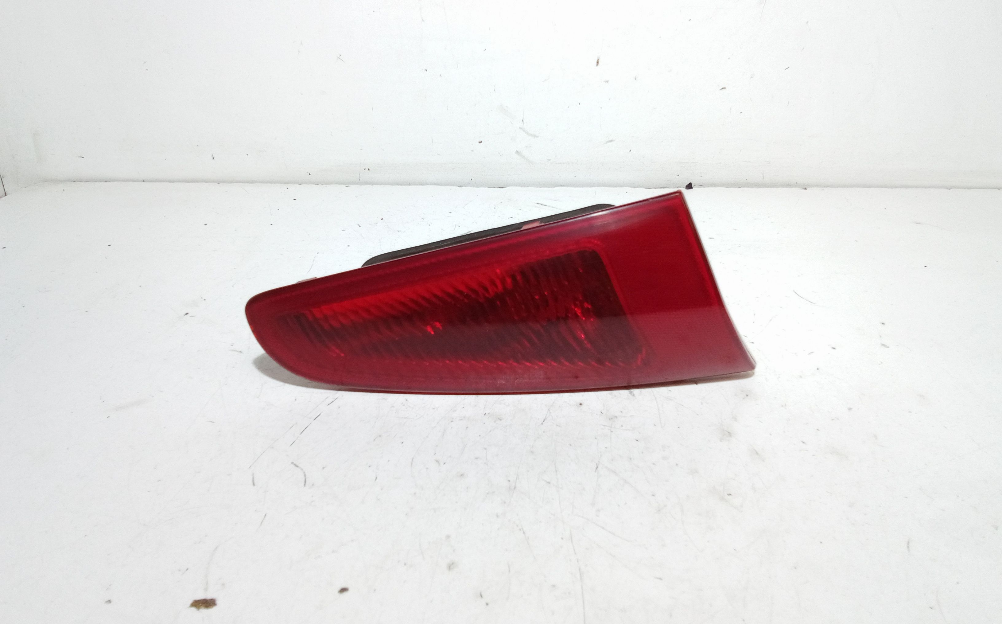 fanale stop supplementare sinistro - Immagine 1 di 5