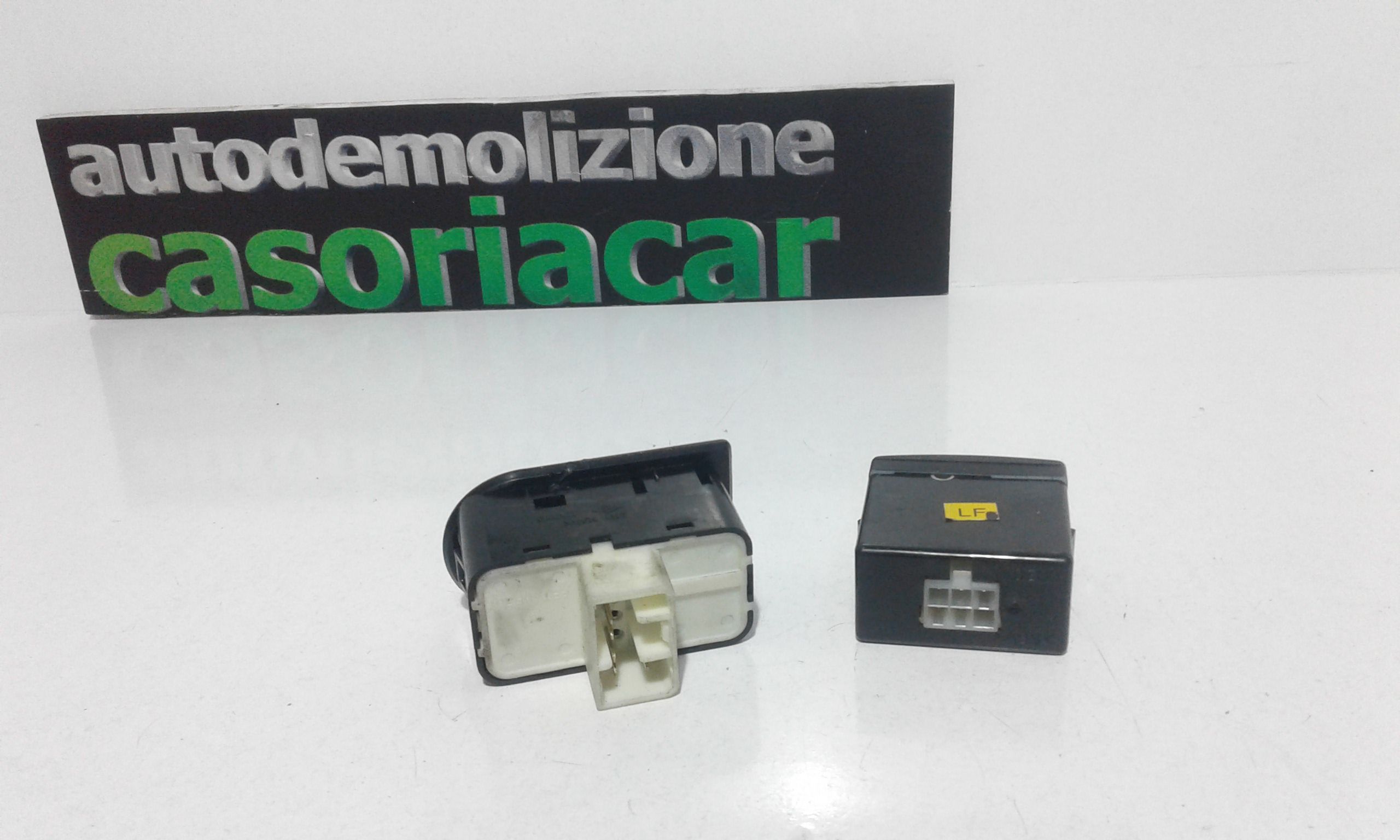 Interruttore regolazione retrovisore est. - Immagine 1 di 3