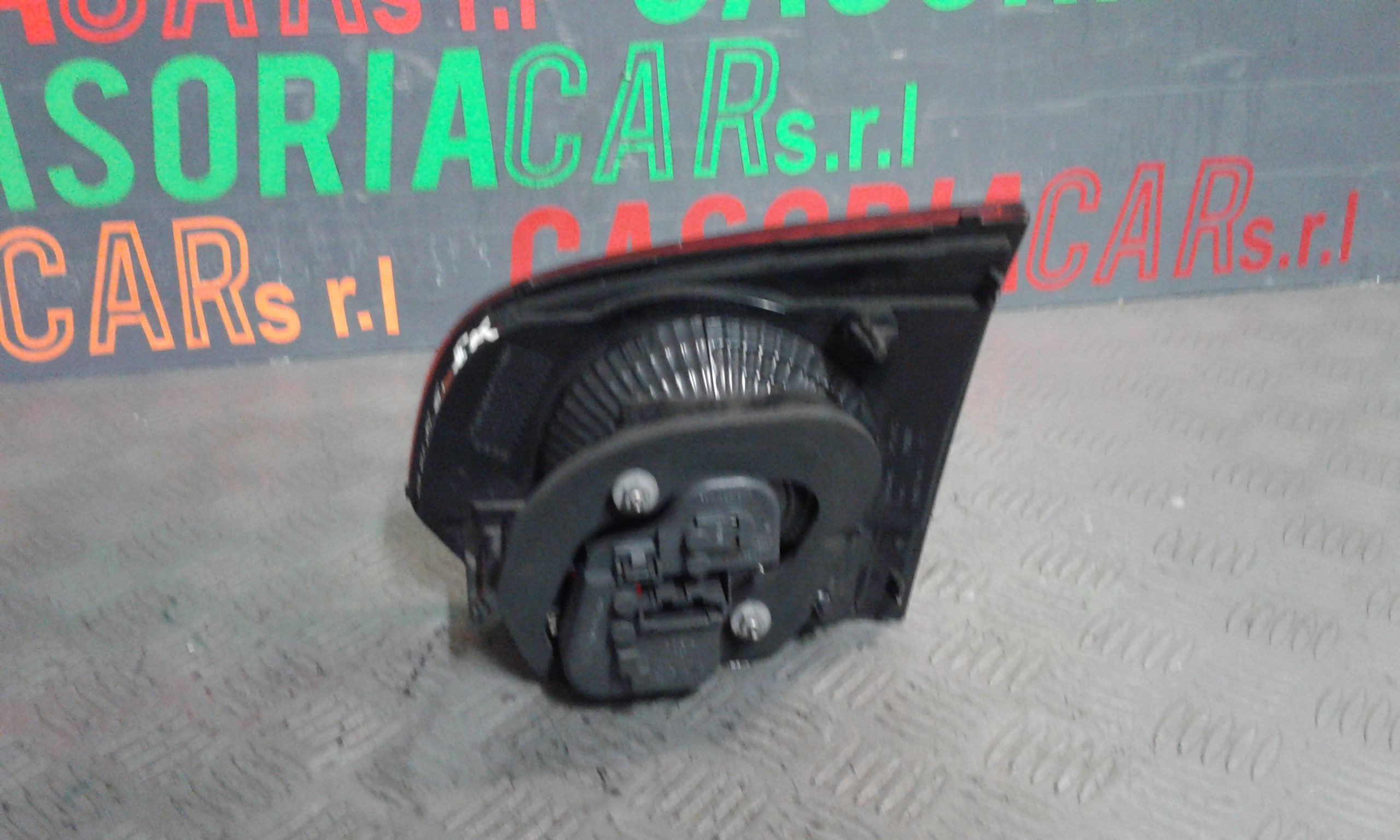 fanale stop supplementare sinistro - Immagine 1 di 3