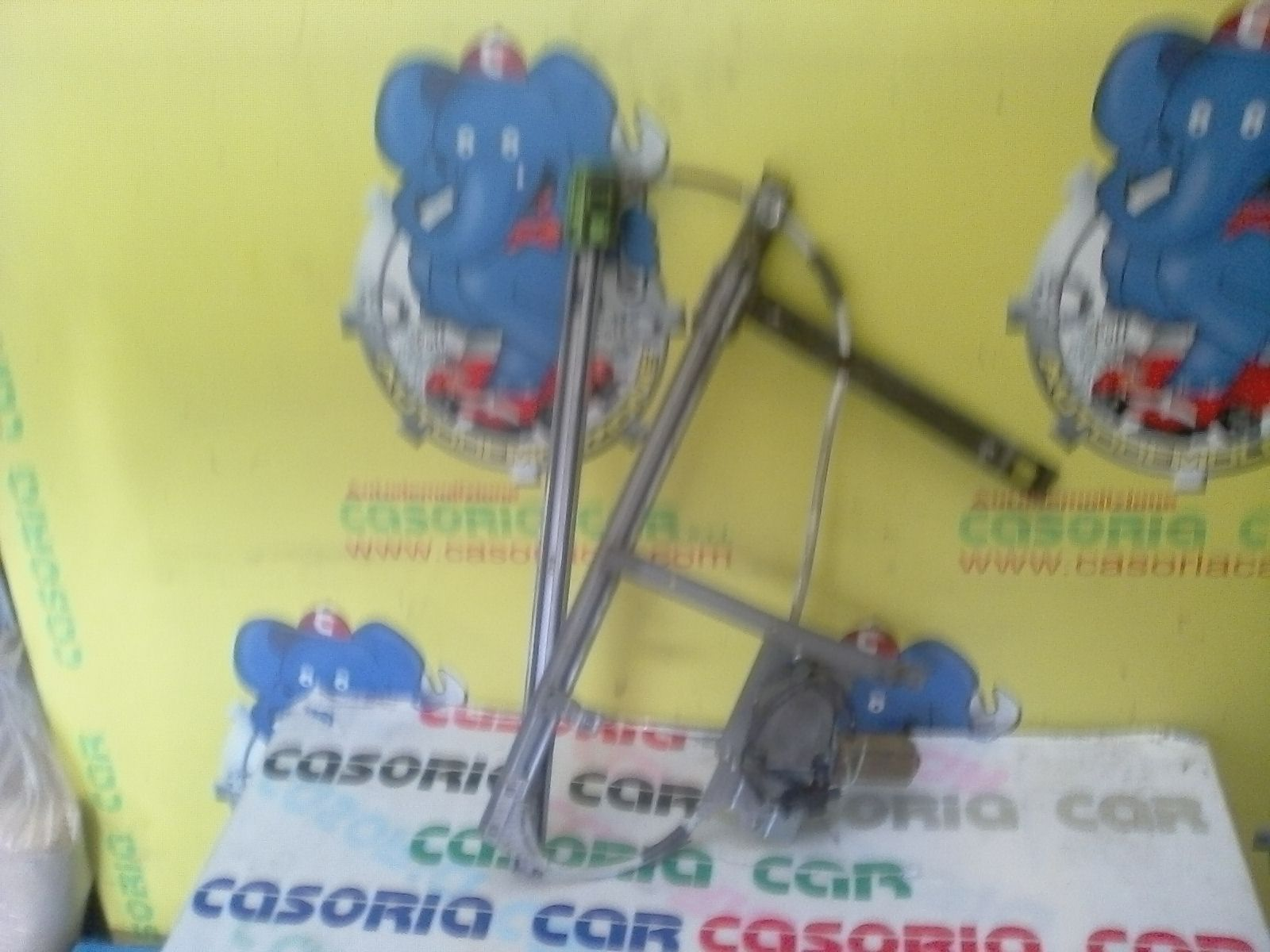 Motorino alzacristallo porta ant. Sinistro - Immagine 1 di 1