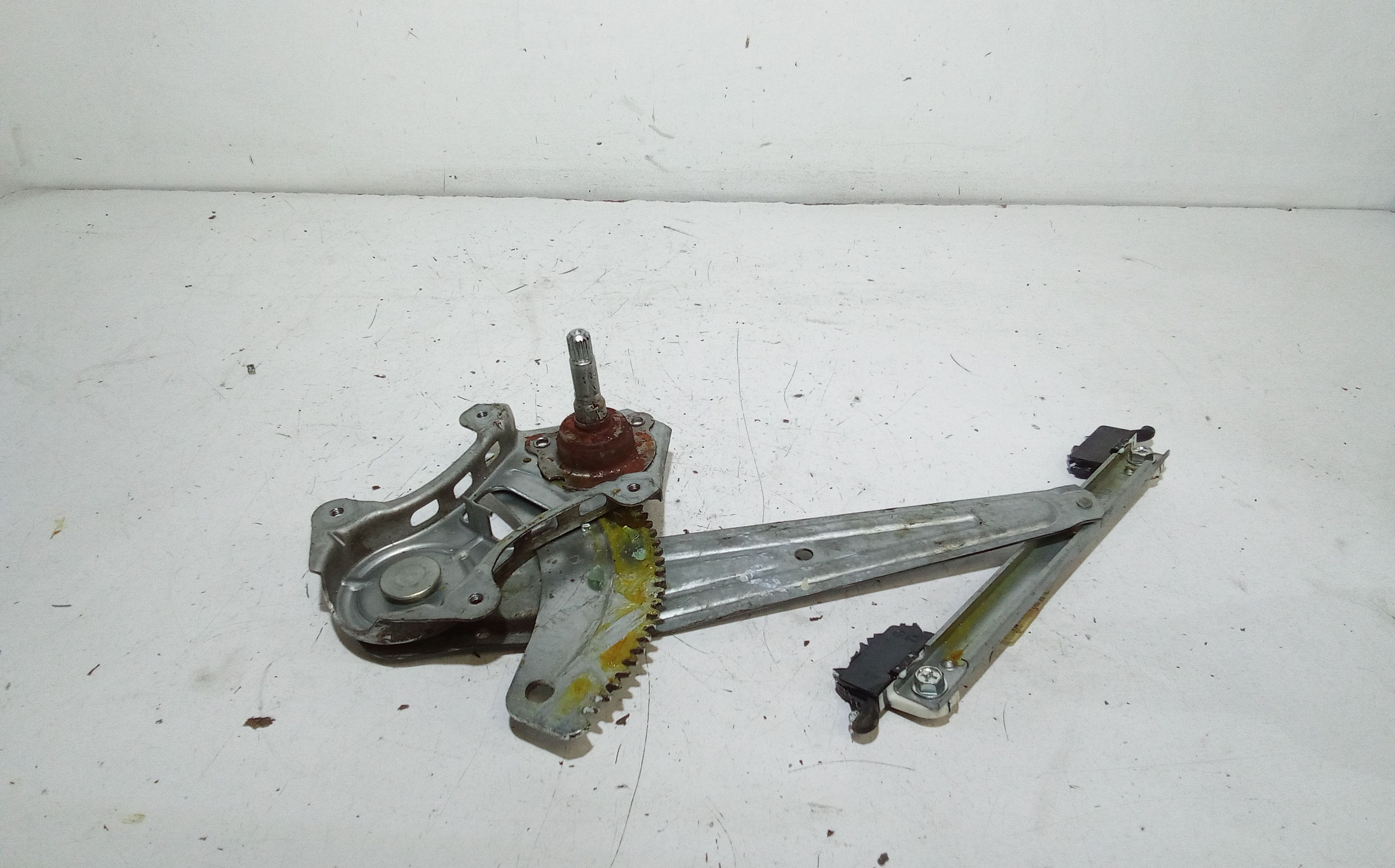Alzacristallo Porta Post. Sinistro 827211HB5A Usato