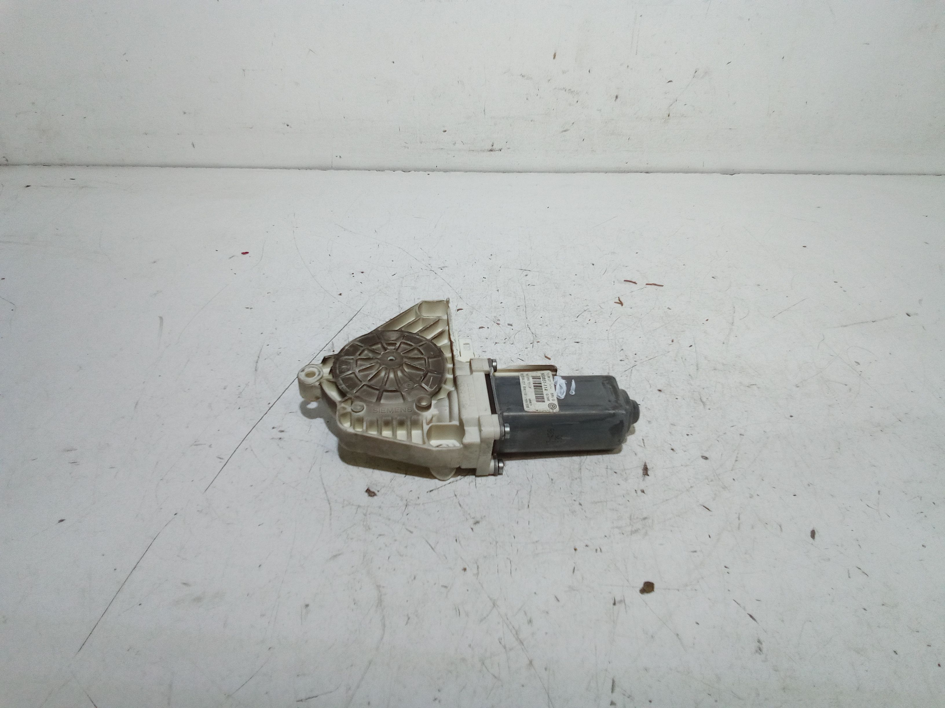Motorino Alzacristallo Porta Ant. Sinistro 1K0959701AEZ03 Usato