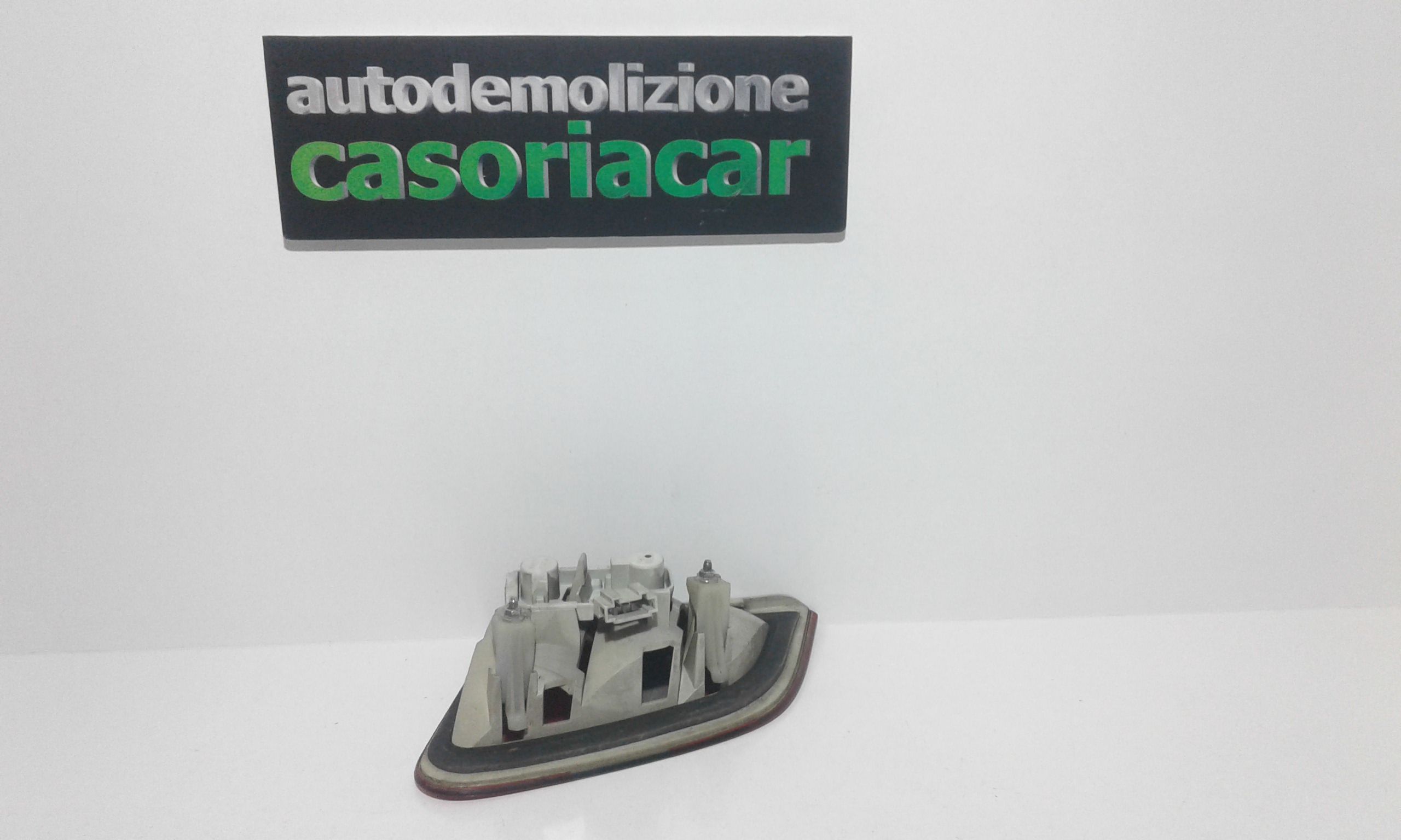 fanale stop supplementare destro - Immagine 1 di 4